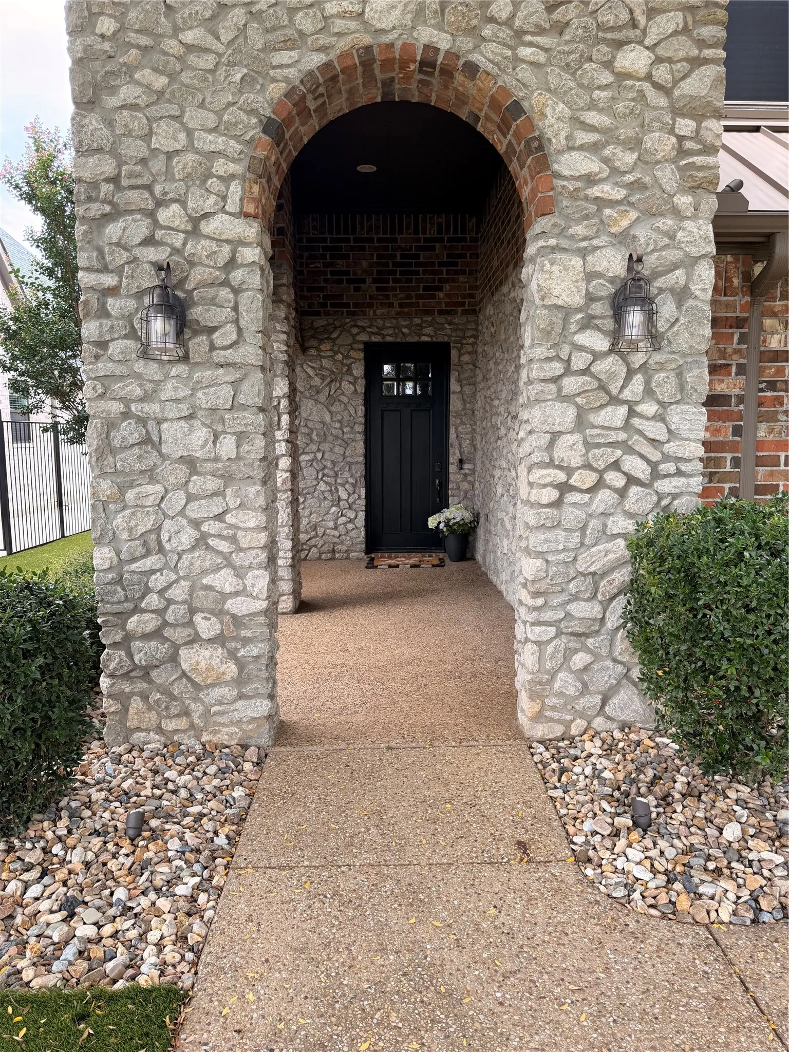 Single Family Residence For Sale in Grayson County , 155 Bay Creek Lane, Gordonville, Texas 76245, 3 Bedroom, 3 Bathroom, 2 Garage spaces, 2,239 Sqft, built in 2013, mls#21391447, Real Estate Agent in Gordonville, Homes For Sale in Grayson county, Homes For Sale in Gordonville, Realtor in Gordonville Texas, Real Estate Brokerage Independent Realty Texas, Luminita Cordes Realtor