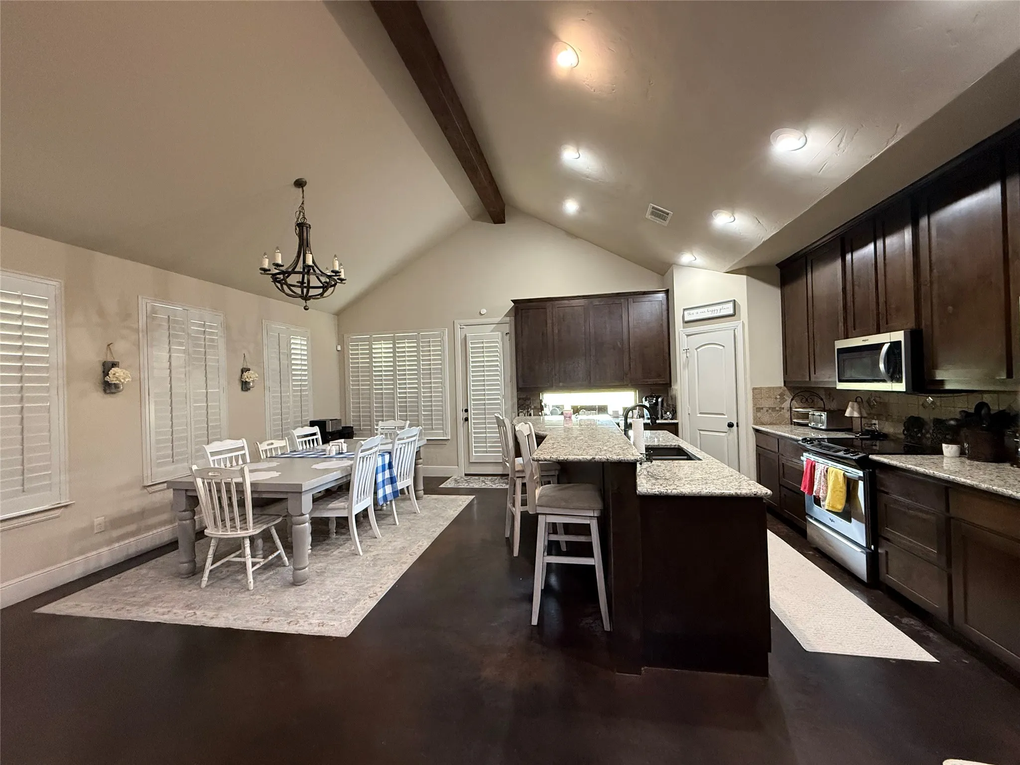 Single Family Residence For Sale in Grayson County , 155 Bay Creek Lane, Gordonville, Texas 76245, 3 Bedroom, 3 Bathroom, 2 Garage spaces, 2,239 Sqft, built in 2013, mls#21391447, Real Estate Agent in Gordonville, Homes For Sale in Grayson county, Homes For Sale in Gordonville, Realtor in Gordonville Texas, Real Estate Brokerage Independent Realty Texas, Luminita Cordes Realtor