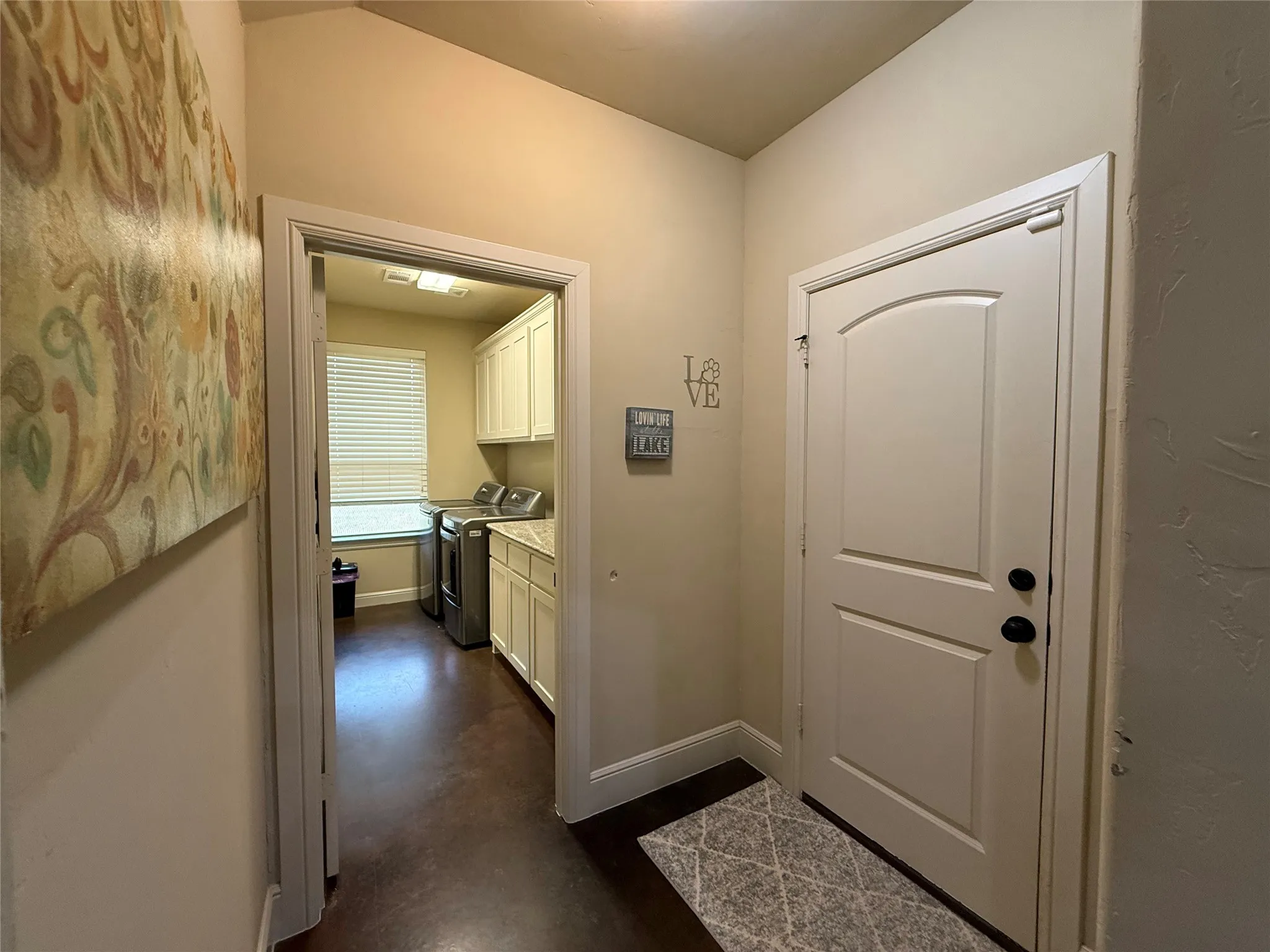 Single Family Residence For Sale in Grayson County , 155 Bay Creek Lane, Gordonville, Texas 76245, 3 Bedroom, 3 Bathroom, 2 Garage spaces, 2,239 Sqft, built in 2013, mls#21391447, Real Estate Agent in Gordonville, Homes For Sale in Grayson county, Homes For Sale in Gordonville, Realtor in Gordonville Texas, Real Estate Brokerage Independent Realty Texas, Luminita Cordes Realtor