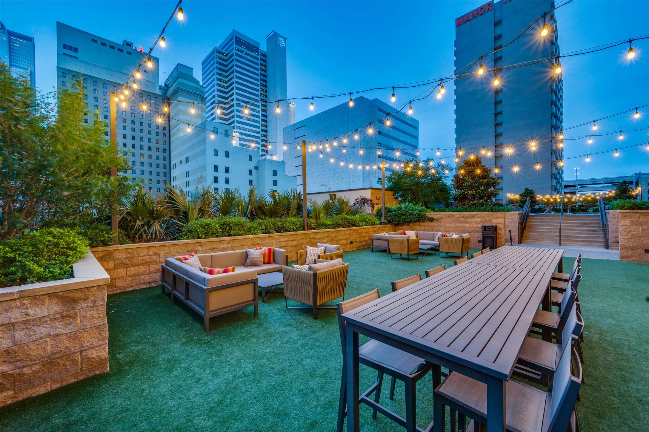 Sixth floor amenity deck