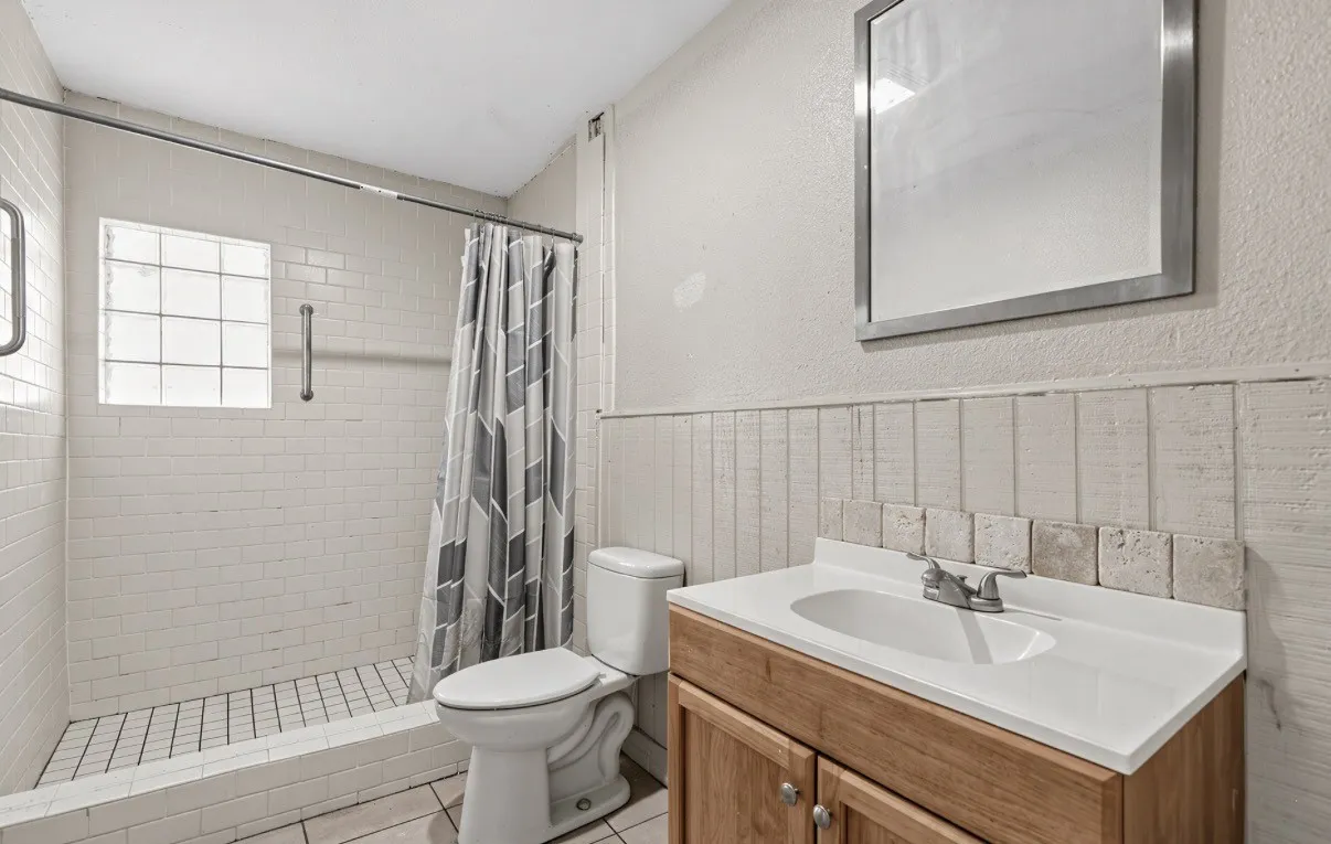 Single Family Residence For Sale in Mc Lennan County , 535 Ross Road, Elm Mott, Texas 76640, 3 Bedroom, 2 Bathroom, Garage spaces, 2,050 Sqft, built in 1965, mls#21391190, Real Estate Agent in Elm Mott, Homes For Sale in Mc Lennan county, Homes For Sale in Elm Mott, Realtor in Elm Mott Texas, Real Estate Brokerage Independent Realty Texas, Luminita Cordes Realtor