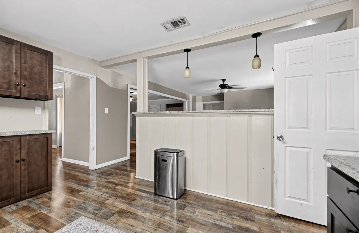 Single Family Residence For Sale in Mc Lennan County , 535 Ross Road, Elm Mott, Texas 76640, 3 Bedroom, 2 Bathroom, Garage spaces, 2,050 Sqft, built in 1965, mls#21391190, Real Estate Agent in Elm Mott, Homes For Sale in Mc Lennan county, Homes For Sale in Elm Mott, Realtor in Elm Mott Texas, Real Estate Brokerage Independent Realty Texas, Luminita Cordes Realtor