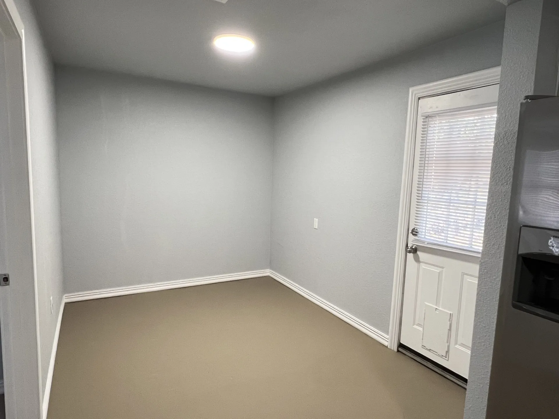 Single Family Residence For Sale in Grayson County , 725 E Main Street, Denison, Texas 75021, 3 Bedroom, 1 Bathroom, Garage spaces, 1,152 Sqft, built in 1958, mls#21391449, Real Estate Agent in Denison, Homes For Sale in Grayson county, Homes For Sale in Denison, Realtor in Denison Texas, Real Estate Brokerage Independent Realty Texas, Luminita Cordes Realtor