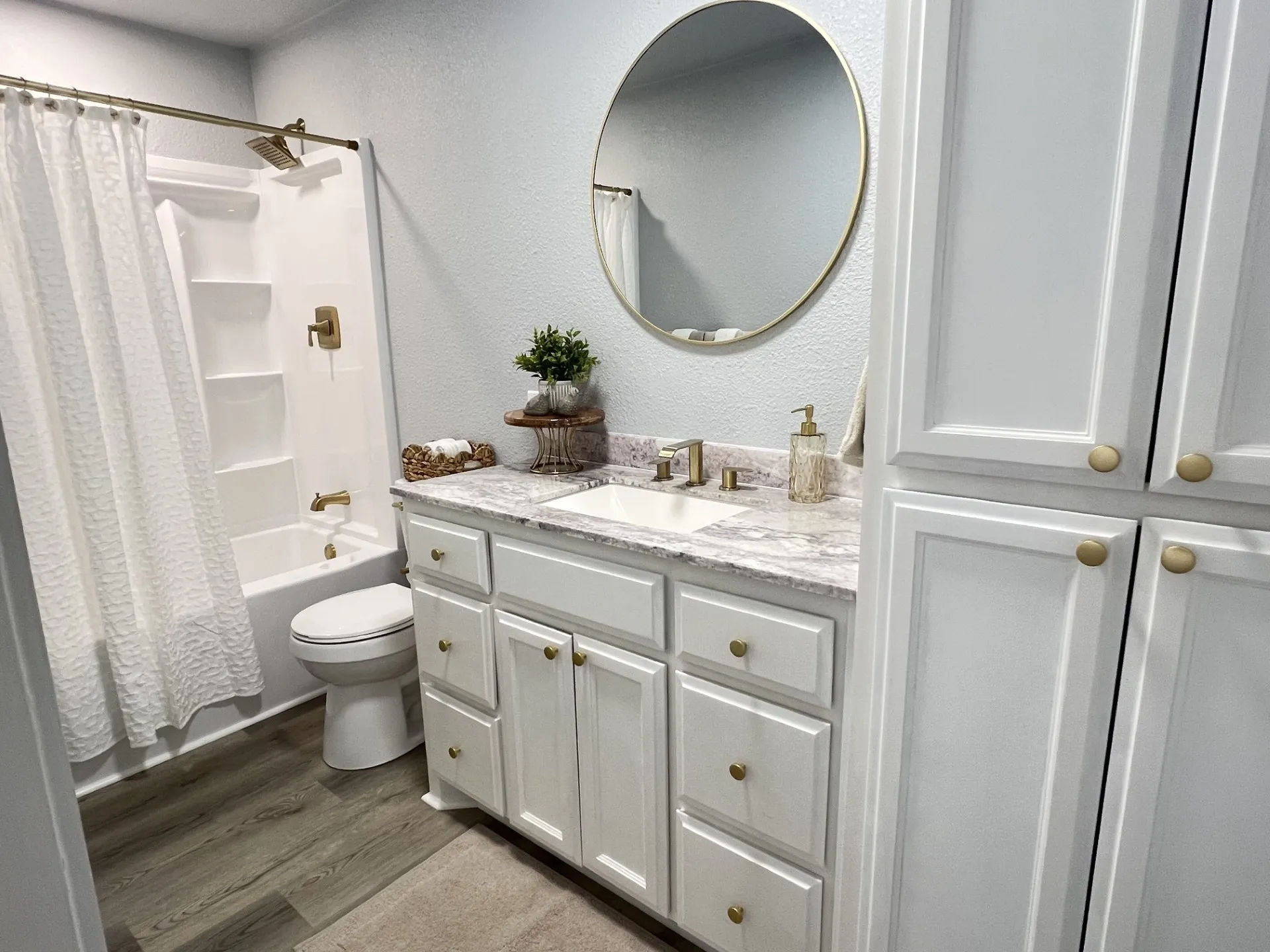 Single Family Residence For Sale in Grayson County , 725 E Main Street, Denison, Texas 75021, 3 Bedroom, 1 Bathroom, Garage spaces, 1,152 Sqft, built in 1958, mls#21391449, Real Estate Agent in Denison, Homes For Sale in Grayson county, Homes For Sale in Denison, Realtor in Denison Texas, Real Estate Brokerage Independent Realty Texas, Luminita Cordes Realtor