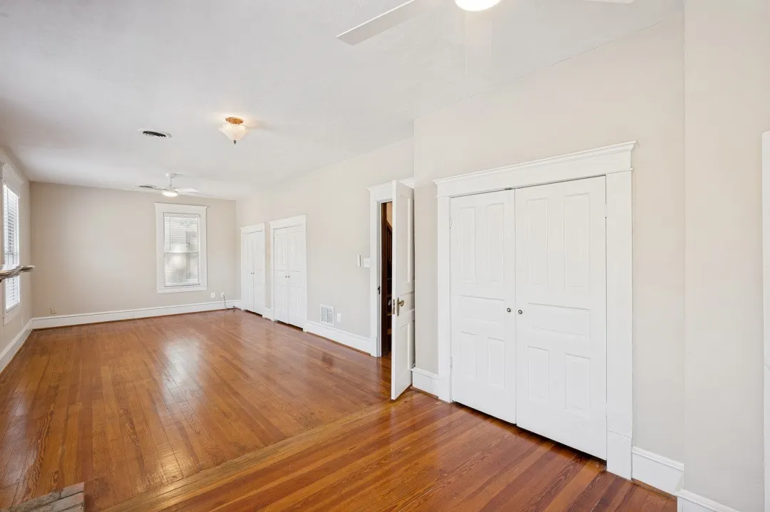 Single Family Residence For Rent in Ellis County , 415 W Franklin Street, Waxahachie, Texas 75165, 5 Bedroom, 3 Bathroom, Garage spaces, 2,564 Sqft, built in 1920, mls#21386870, Real Estate Agent in Waxahachie, Homes For Rent in Ellis county, Homes For Rent in Waxahachie, Realtor in Waxahachie Texas, Real Estate Brokerage Independent Realty Texas, Luminita Cordes Realtor