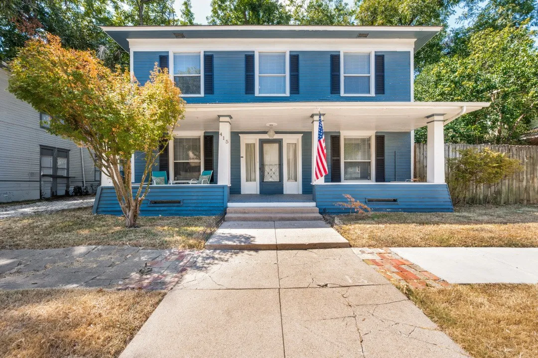 Single Family Residence For Rent in Ellis County , 415 W Franklin Street, Waxahachie, Texas 75165, 5 Bedroom, 3 Bathroom, Garage spaces, 2,564 Sqft, built in 1920, mls#21386870, Real Estate Agent in Waxahachie, Homes For Rent in Ellis county, Homes For Rent in Waxahachie, Realtor in Waxahachie Texas, Real Estate Brokerage Independent Realty Texas, Luminita Cordes Realtor