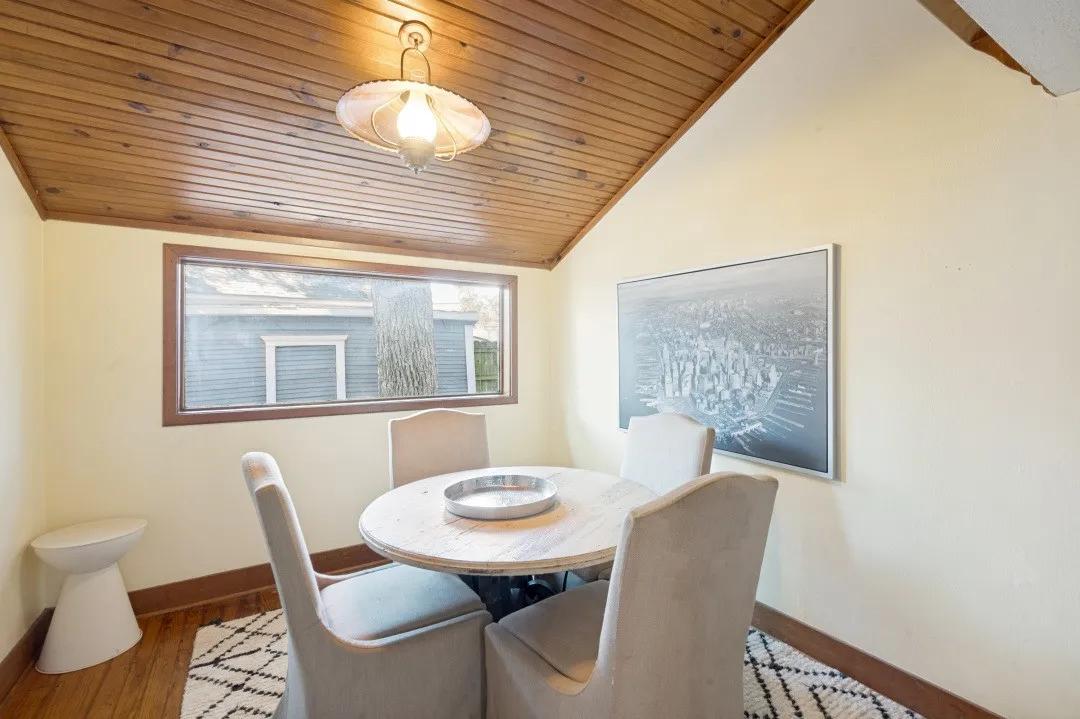 Single Family Residence For Rent in Ellis County , 415 W Franklin Street, Waxahachie, Texas 75165, 5 Bedroom, 3 Bathroom, Garage spaces, 2,564 Sqft, built in 1920, mls#21386870, Real Estate Agent in Waxahachie, Homes For Rent in Ellis county, Homes For Rent in Waxahachie, Realtor in Waxahachie Texas, Real Estate Brokerage Independent Realty Texas, Luminita Cordes Realtor