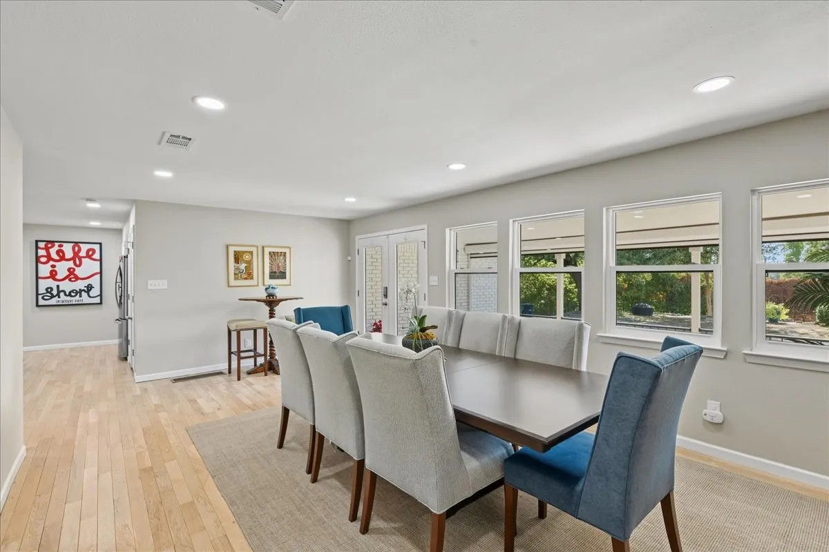 Single Family Residence For Sale in Tarrant County , 1805 Ems Road E, Fort Worth, Texas 76116, 3 Bedroom, 3 Bathroom, 2 Garage spaces, 2,310 Sqft, built in 1960, mls#21391468, Real Estate Agent in Fort Worth, Homes For Sale in Tarrant county, Homes For Sale in Fort Worth, Realtor in Fort Worth Texas, Real Estate Brokerage Independent Realty Texas, Luminita Cordes Realtor