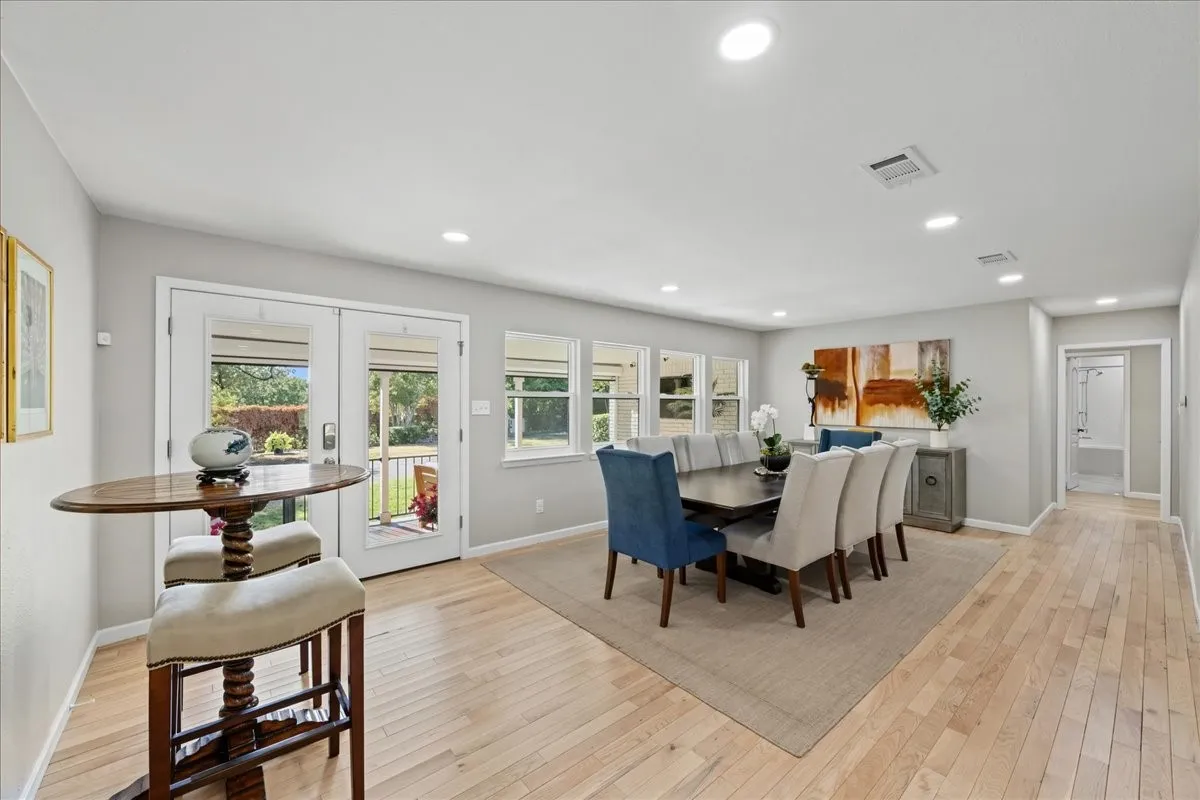 Single Family Residence For Sale in Tarrant County , 1805 Ems Road E, Fort Worth, Texas 76116, 3 Bedroom, 3 Bathroom, 2 Garage spaces, 2,310 Sqft, built in 1960, mls#21391468, Real Estate Agent in Fort Worth, Homes For Sale in Tarrant county, Homes For Sale in Fort Worth, Realtor in Fort Worth Texas, Real Estate Brokerage Independent Realty Texas, Luminita Cordes Realtor