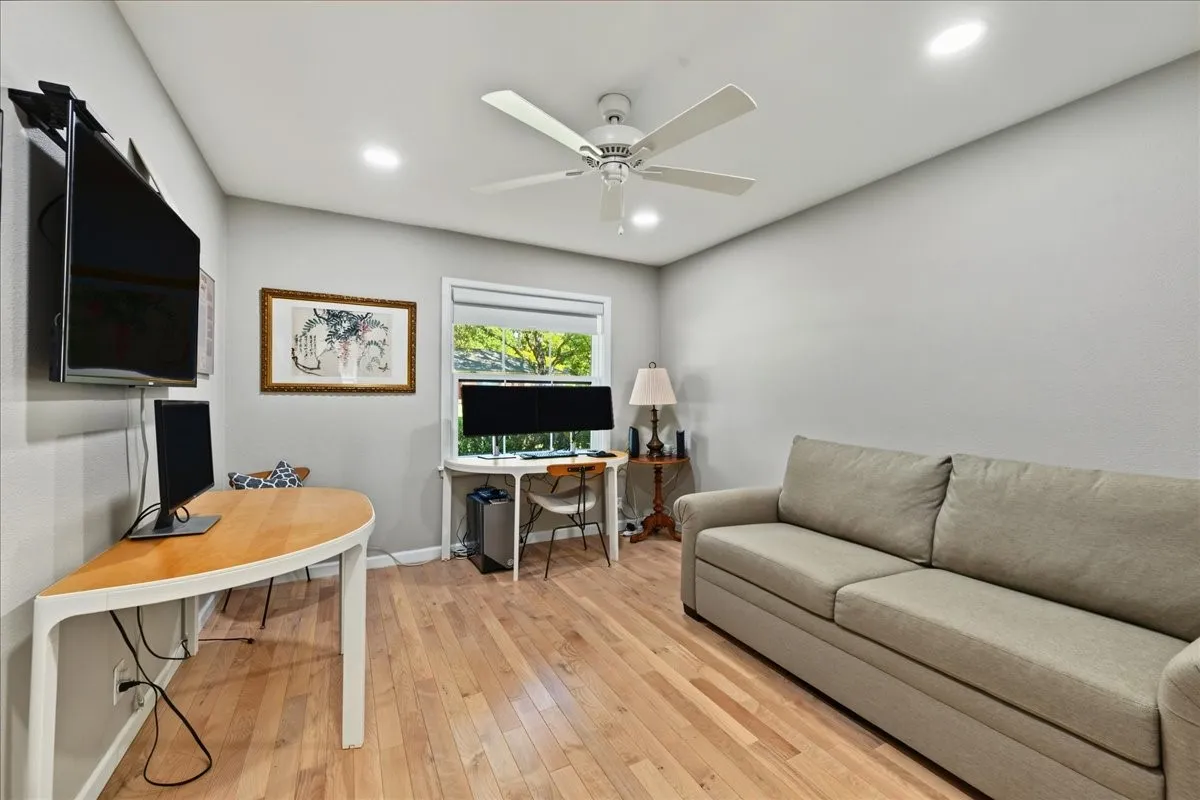 Single Family Residence For Sale in Tarrant County , 1805 Ems Road E, Fort Worth, Texas 76116, 3 Bedroom, 3 Bathroom, 2 Garage spaces, 2,310 Sqft, built in 1960, mls#21391468, Real Estate Agent in Fort Worth, Homes For Sale in Tarrant county, Homes For Sale in Fort Worth, Realtor in Fort Worth Texas, Real Estate Brokerage Independent Realty Texas, Luminita Cordes Realtor