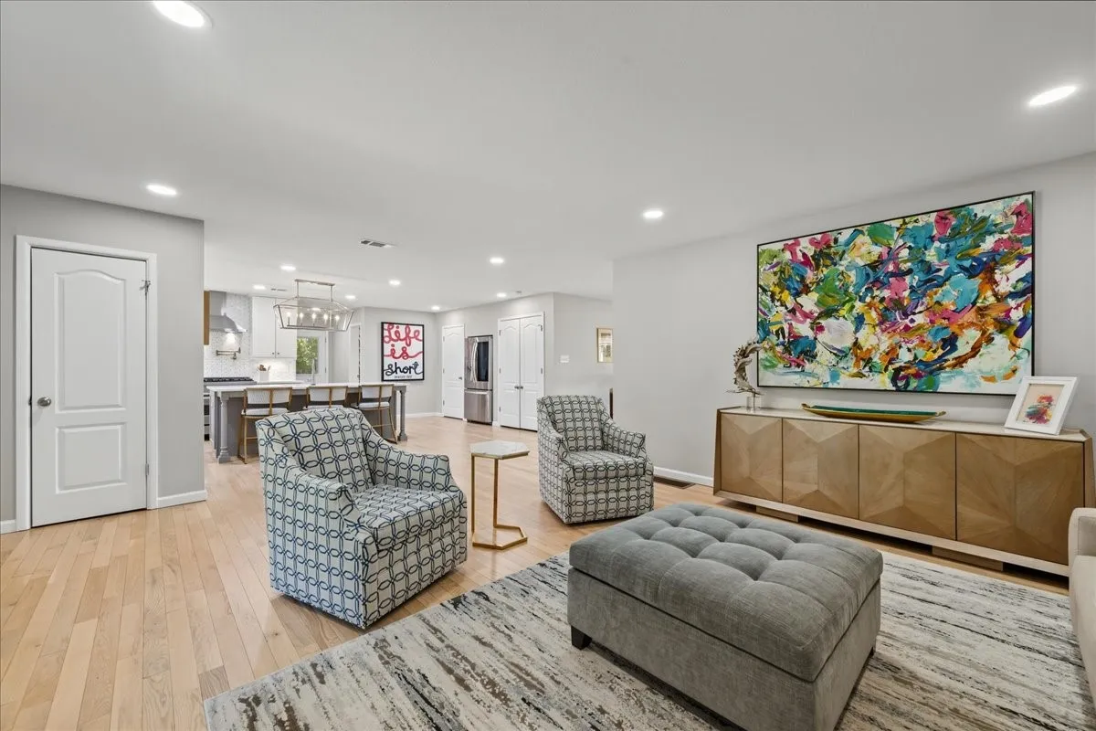 Single Family Residence For Sale in Tarrant County , 1805 Ems Road E, Fort Worth, Texas 76116, 3 Bedroom, 3 Bathroom, 2 Garage spaces, 2,310 Sqft, built in 1960, mls#21391468, Real Estate Agent in Fort Worth, Homes For Sale in Tarrant county, Homes For Sale in Fort Worth, Realtor in Fort Worth Texas, Real Estate Brokerage Independent Realty Texas, Luminita Cordes Realtor