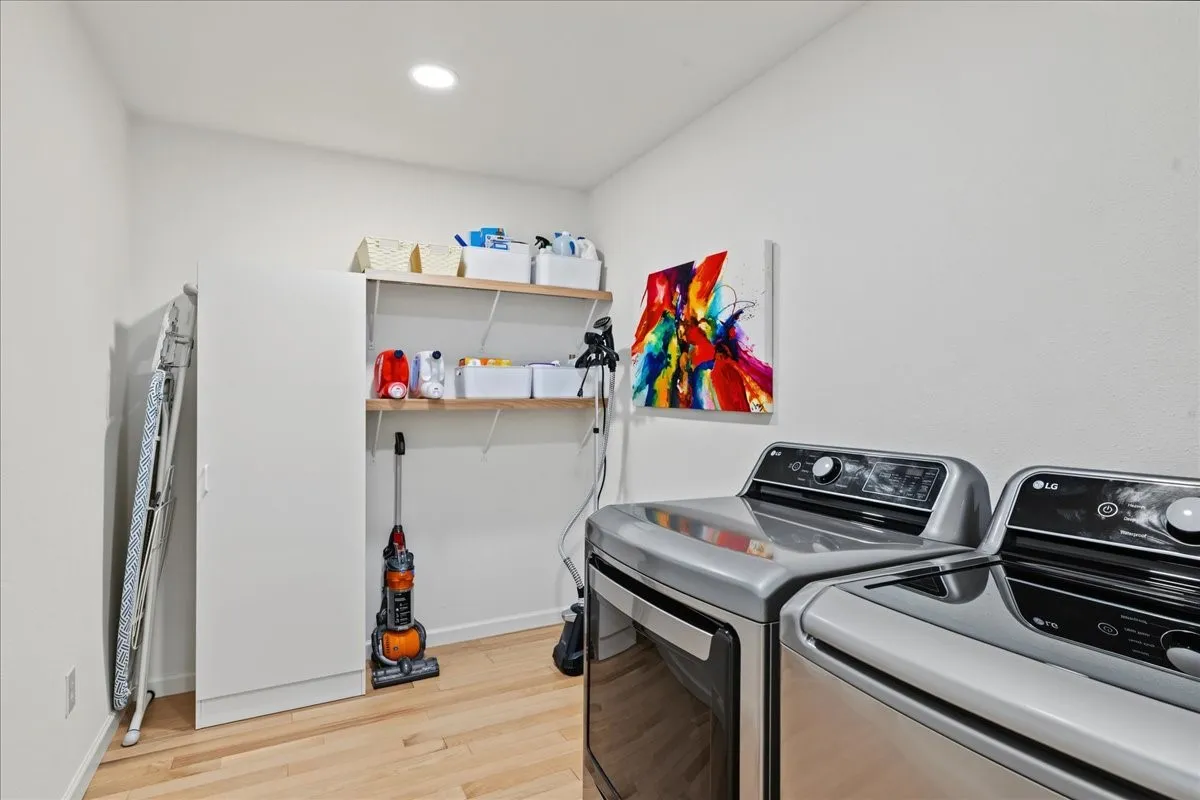 Single Family Residence For Sale in Tarrant County , 1805 Ems Road E, Fort Worth, Texas 76116, 3 Bedroom, 3 Bathroom, 2 Garage spaces, 2,310 Sqft, built in 1960, mls#21391468, Real Estate Agent in Fort Worth, Homes For Sale in Tarrant county, Homes For Sale in Fort Worth, Realtor in Fort Worth Texas, Real Estate Brokerage Independent Realty Texas, Luminita Cordes Realtor