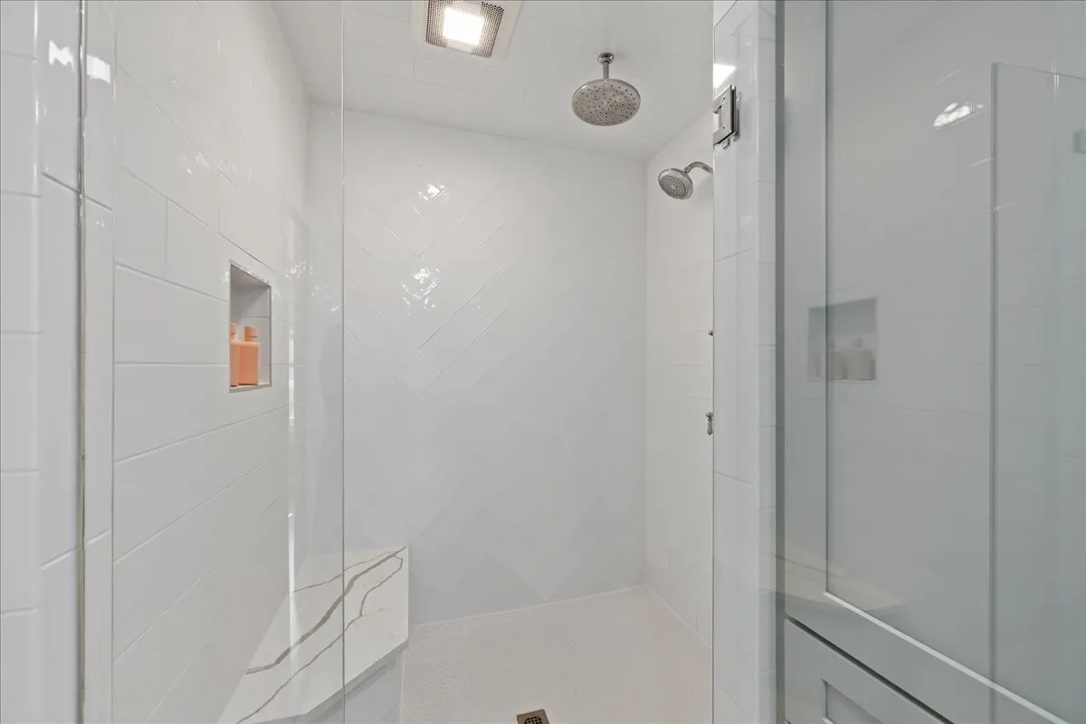 Single Family Residence For Sale in Tarrant County , 1805 Ems Road E, Fort Worth, Texas 76116, 3 Bedroom, 3 Bathroom, 2 Garage spaces, 2,310 Sqft, built in 1960, mls#21391468, Real Estate Agent in Fort Worth, Homes For Sale in Tarrant county, Homes For Sale in Fort Worth, Realtor in Fort Worth Texas, Real Estate Brokerage Independent Realty Texas, Luminita Cordes Realtor