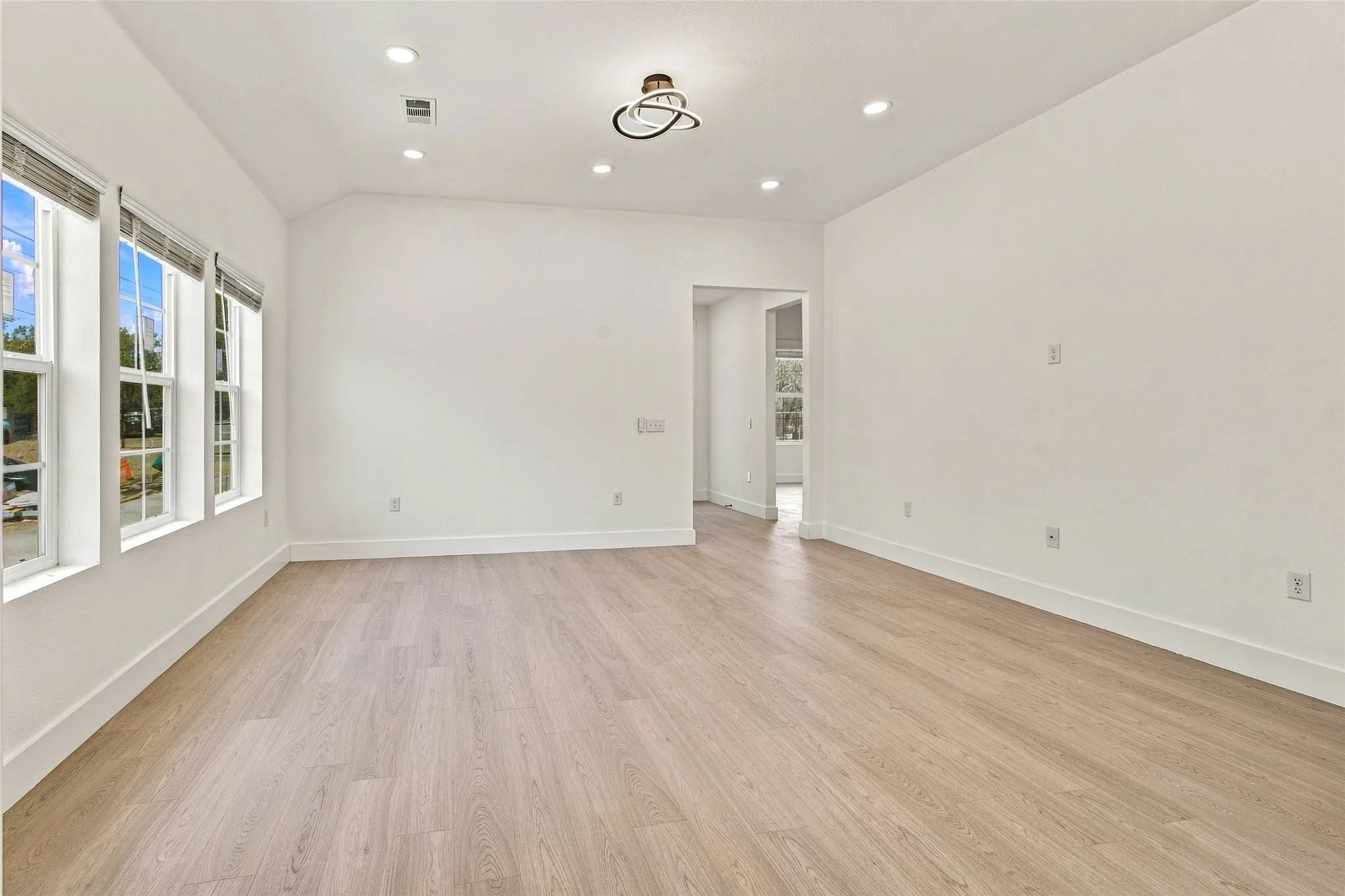 Single Family Residence For Sale in Hood County , 2721 Sycamore Court, Granbury, Texas 76048, 3 Bedroom, 3 Bathroom, Garage spaces, 1,347 Sqft, built in 2026, mls#21368555, Real Estate Agent in Granbury, Homes For Sale in Hood county, Homes For Sale in Granbury, Realtor in Granbury Texas, Real Estate Brokerage Independent Realty Texas, Luminita Cordes Realtor