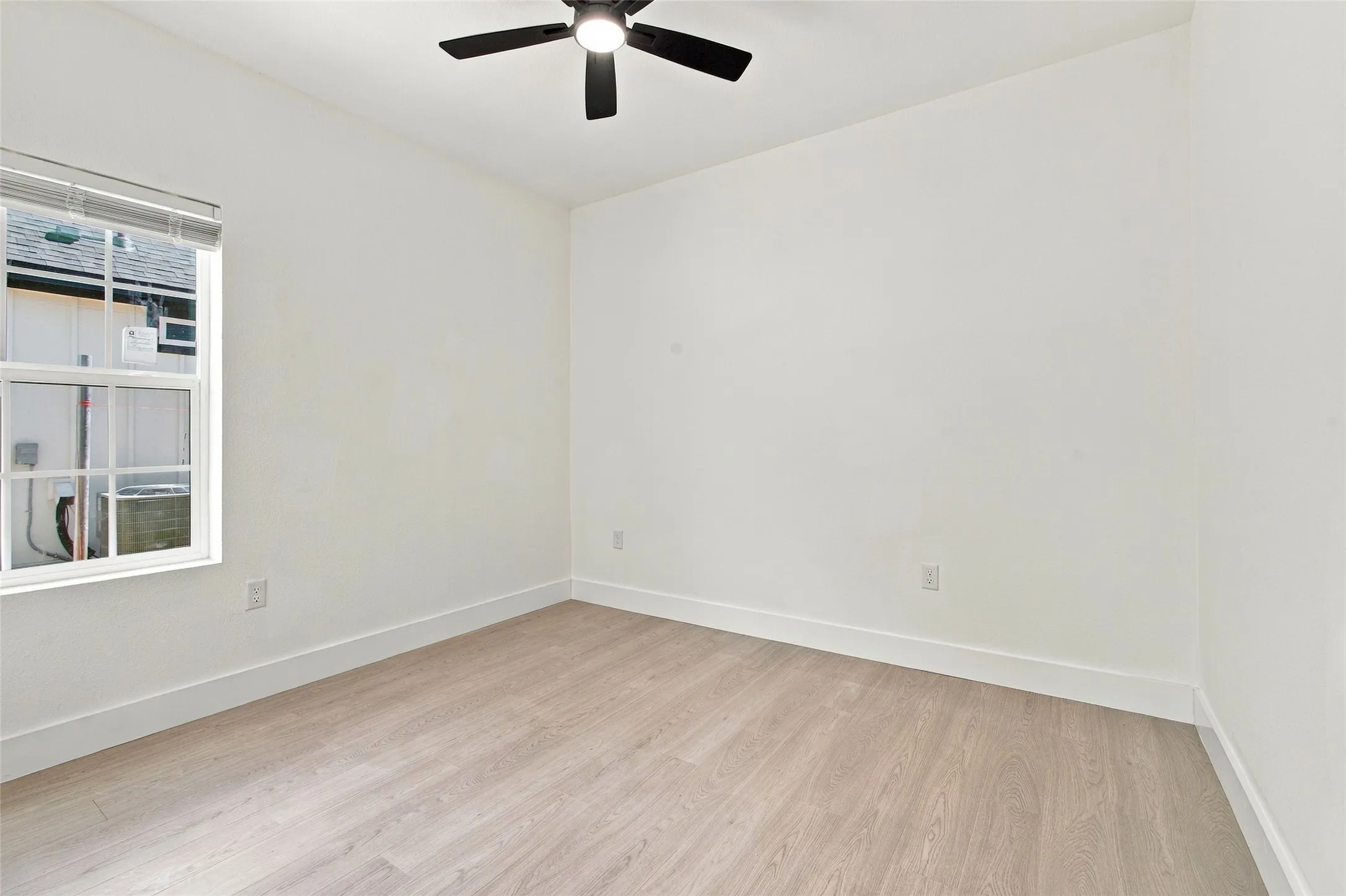 Single Family Residence For Sale in Hood County , 2721 Sycamore Court, Granbury, Texas 76048, 3 Bedroom, 3 Bathroom, Garage spaces, 1,347 Sqft, built in 2026, mls#21368555, Real Estate Agent in Granbury, Homes For Sale in Hood county, Homes For Sale in Granbury, Realtor in Granbury Texas, Real Estate Brokerage Independent Realty Texas, Luminita Cordes Realtor
