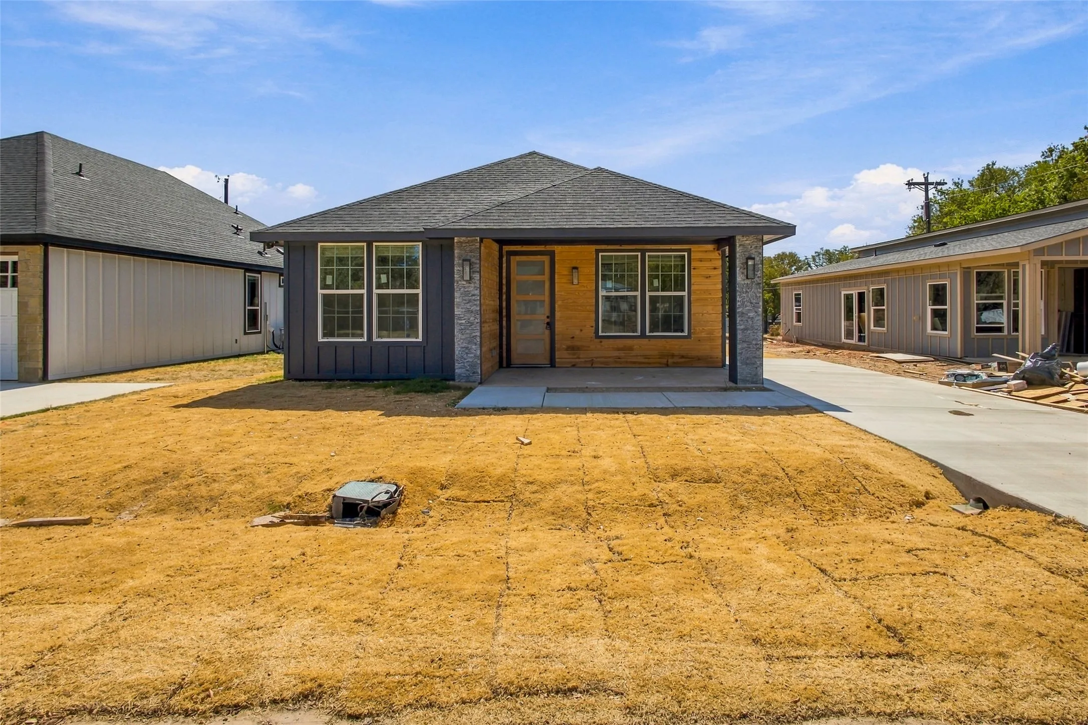 Single Family Residence For Sale in Hood County , 2721 Sycamore Court, Granbury, Texas 76048, 3 Bedroom, 3 Bathroom, Garage spaces, 1,347 Sqft, built in 2026, mls#21368555, Real Estate Agent in Granbury, Homes For Sale in Hood county, Homes For Sale in Granbury, Realtor in Granbury Texas, Real Estate Brokerage Independent Realty Texas, Luminita Cordes Realtor