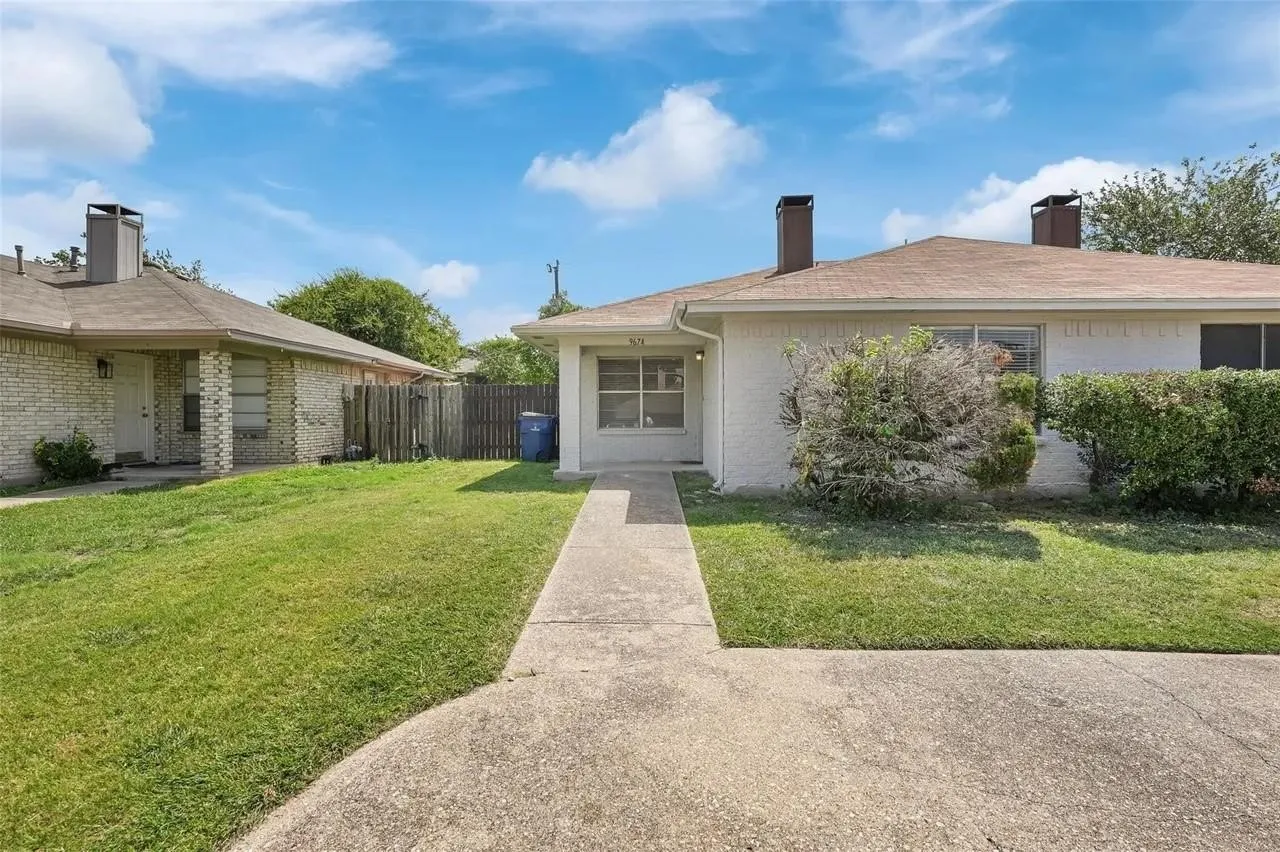 Single Family Residence For Sale in Collin County , 9672 & 9674 Windy Ridge Road, Frisco, Texas 75033, 4 Bedroom, 2 Bathroom, Garage spaces, 2,244 Sqft, built in 1983, mls#21391471, Real Estate Agent in Frisco, Homes For Sale in Collin county, Homes For Sale in Frisco, Realtor in Frisco Texas, Real Estate Brokerage Independent Realty Texas, Luminita Cordes Realtor