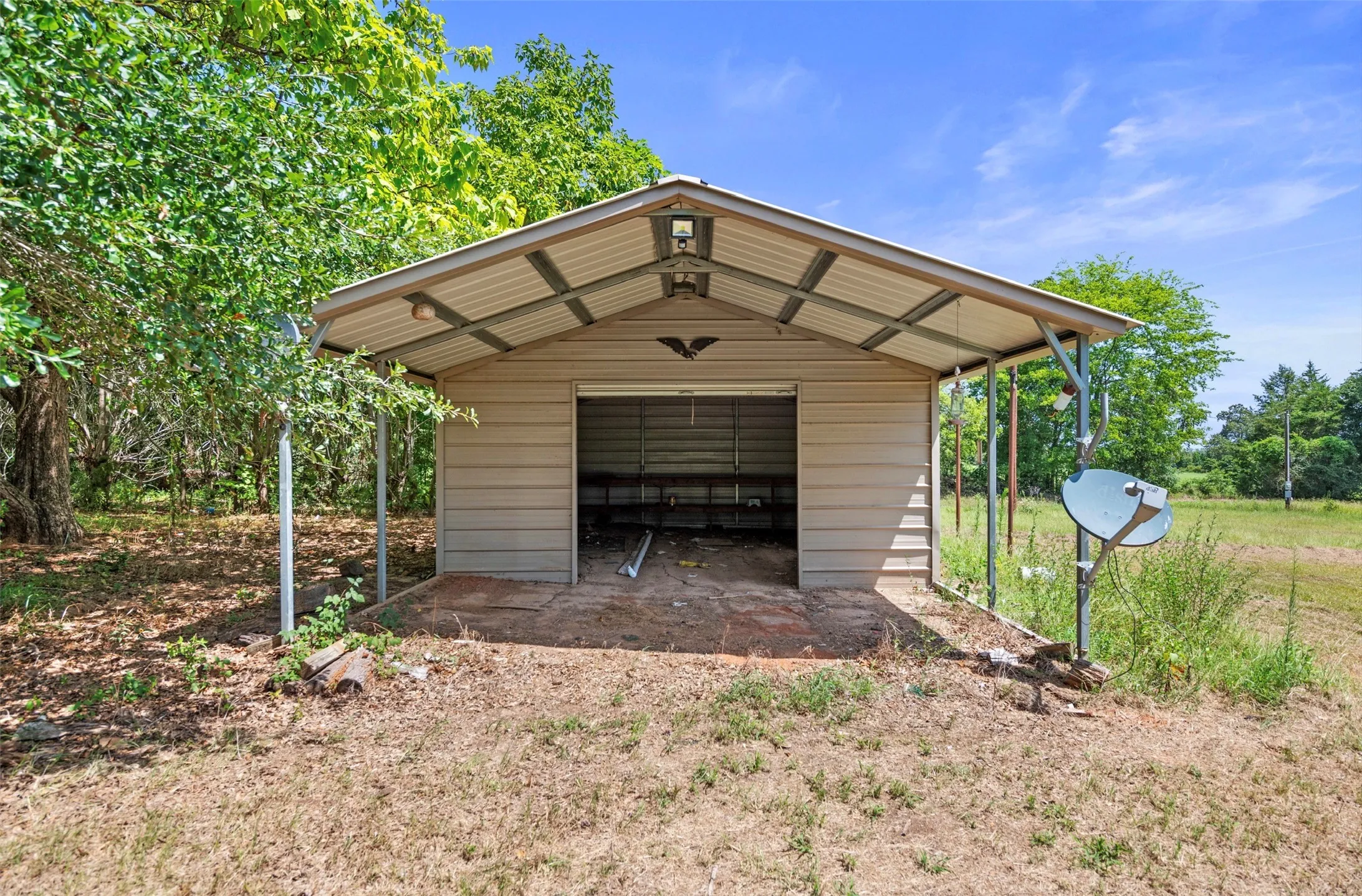 Single Family Residence For Sale in Wood County , 5595 S Fm 14, Hawkins, Texas 75765, 2 Bedroom, 2 Bathroom, Garage spaces, 1,852 Sqft, built in 1980, mls#21391467, Real Estate Agent in Hawkins, Homes For Sale in Wood county, Homes For Sale in Hawkins, Realtor in Hawkins Texas, Real Estate Brokerage Independent Realty Texas, Luminita Cordes Realtor