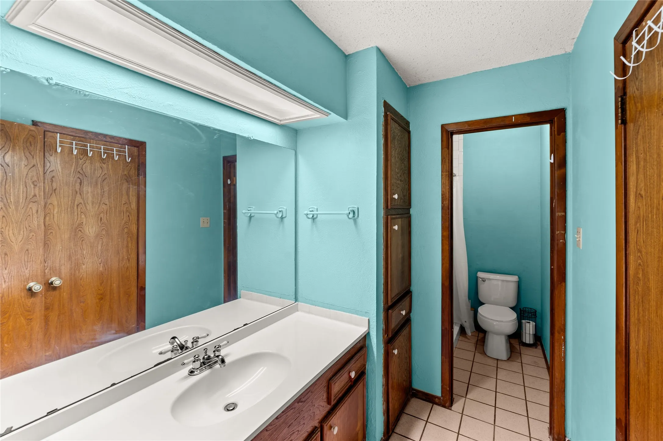 Single Family Residence For Sale in Wood County , 5595 S Fm 14, Hawkins, Texas 75765, 2 Bedroom, 2 Bathroom, Garage spaces, 1,852 Sqft, built in 1980, mls#21391467, Real Estate Agent in Hawkins, Homes For Sale in Wood county, Homes For Sale in Hawkins, Realtor in Hawkins Texas, Real Estate Brokerage Independent Realty Texas, Luminita Cordes Realtor