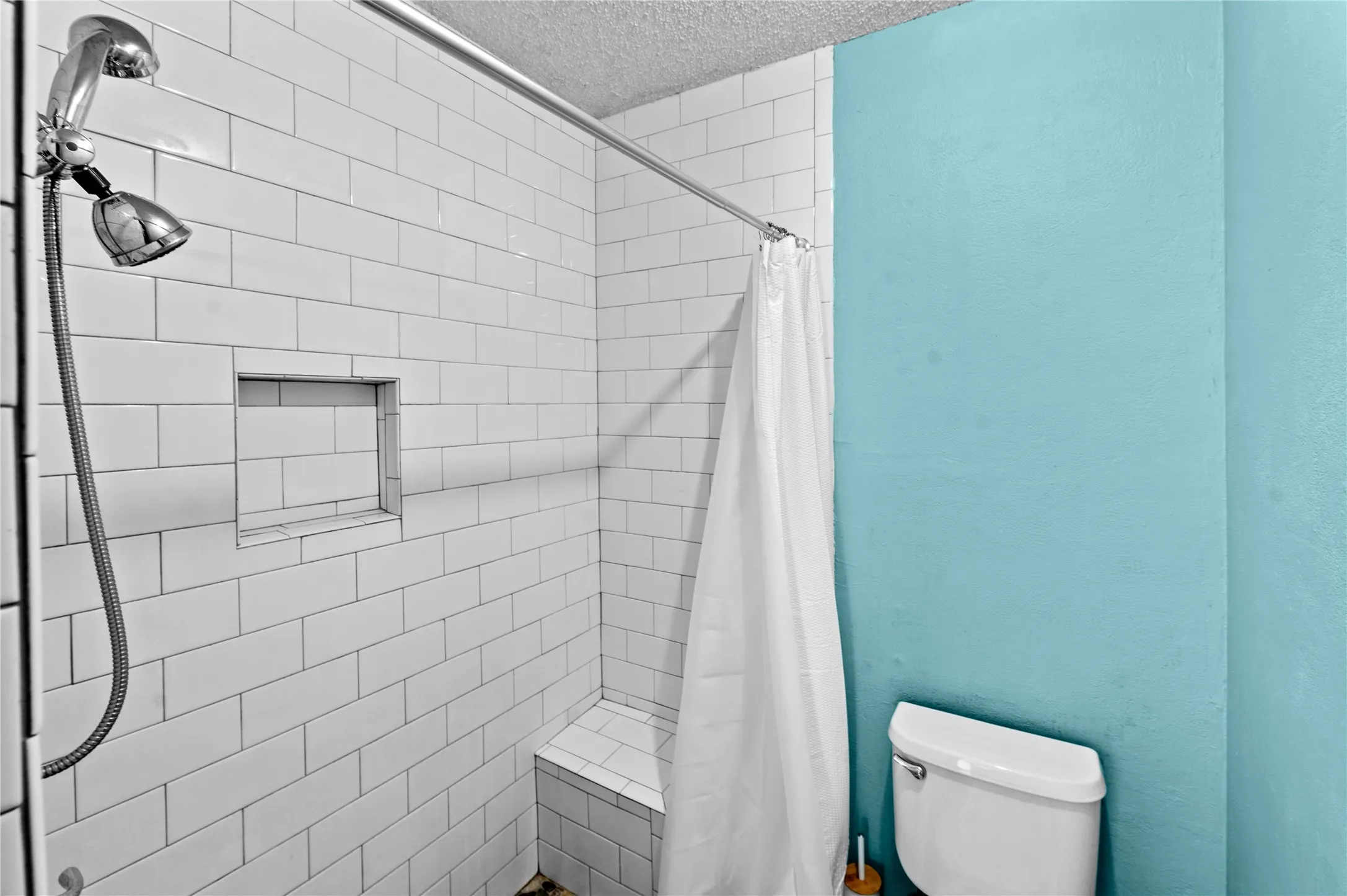 Single Family Residence For Sale in Wood County , 5595 S Fm 14, Hawkins, Texas 75765, 2 Bedroom, 2 Bathroom, Garage spaces, 1,852 Sqft, built in 1980, mls#21391467, Real Estate Agent in Hawkins, Homes For Sale in Wood county, Homes For Sale in Hawkins, Realtor in Hawkins Texas, Real Estate Brokerage Independent Realty Texas, Luminita Cordes Realtor