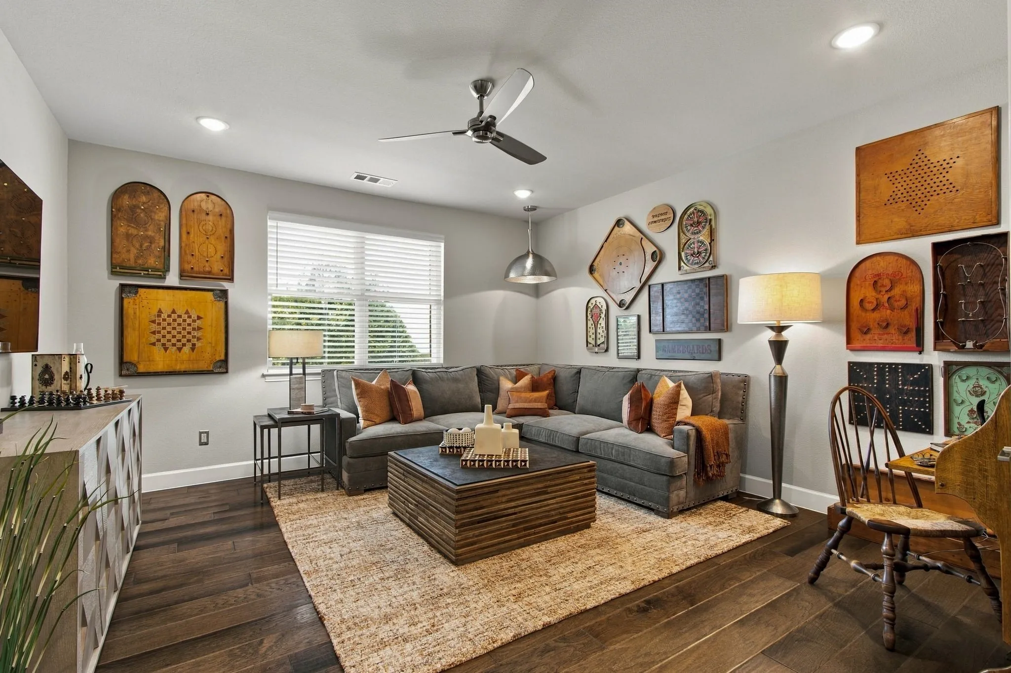 Single Family Residence For Sale in Denton County , 9701 Arkose Drive, Denton, Texas 76207, 3 Bedroom, 4 Bathroom, 3 Garage spaces, 2,928 Sqft, built in 2020, mls#21391085, Real Estate Agent in Denton, Homes For Sale in Denton county, Homes For Sale in Denton, Realtor in Denton Texas, Real Estate Brokerage Independent Realty Texas, Luminita Cordes Realtor
