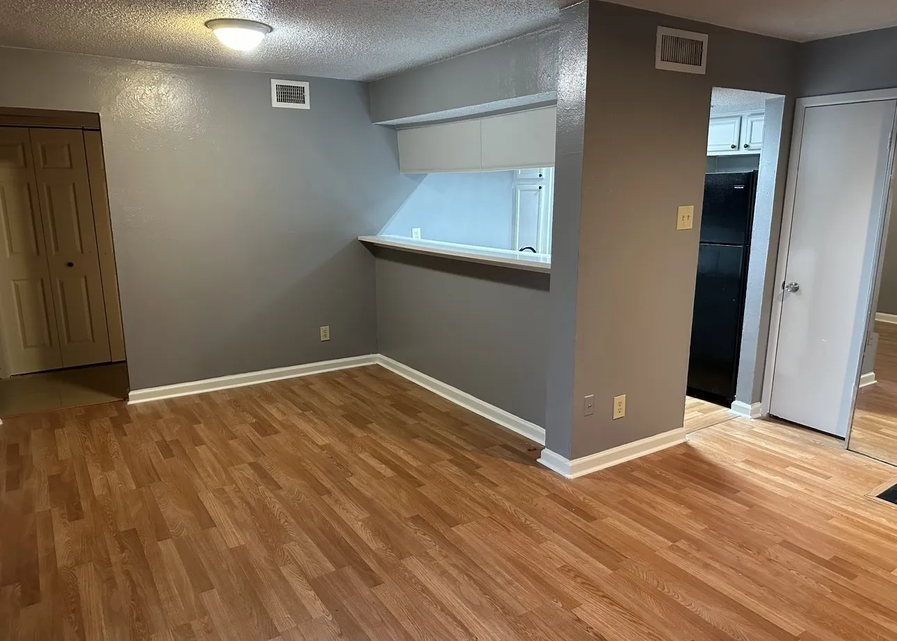 Condominium For Rent in Dallas County , 9170 Forest Lane 235, Dallas, Texas 75243, 1 Bedroom, 1 Bathroom, Garage spaces, 638 Sqft, built in 1981, mls#21390200, Real Estate Agent in Dallas, Homes For Rent in Dallas county, Homes For Rent in Dallas, Realtor in Dallas Texas, Real Estate Brokerage Independent Realty Texas, Luminita Cordes Realtor