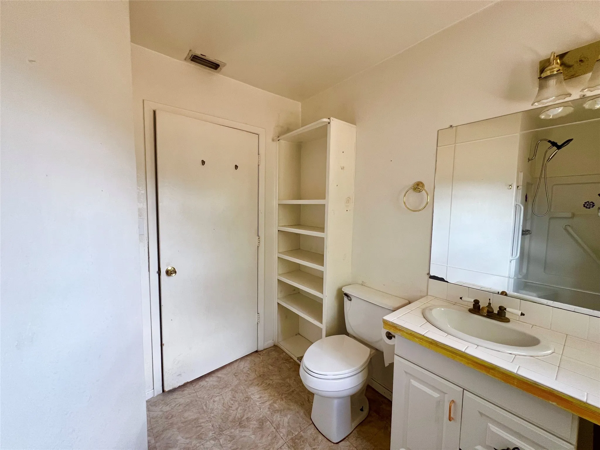 2nd bathroom