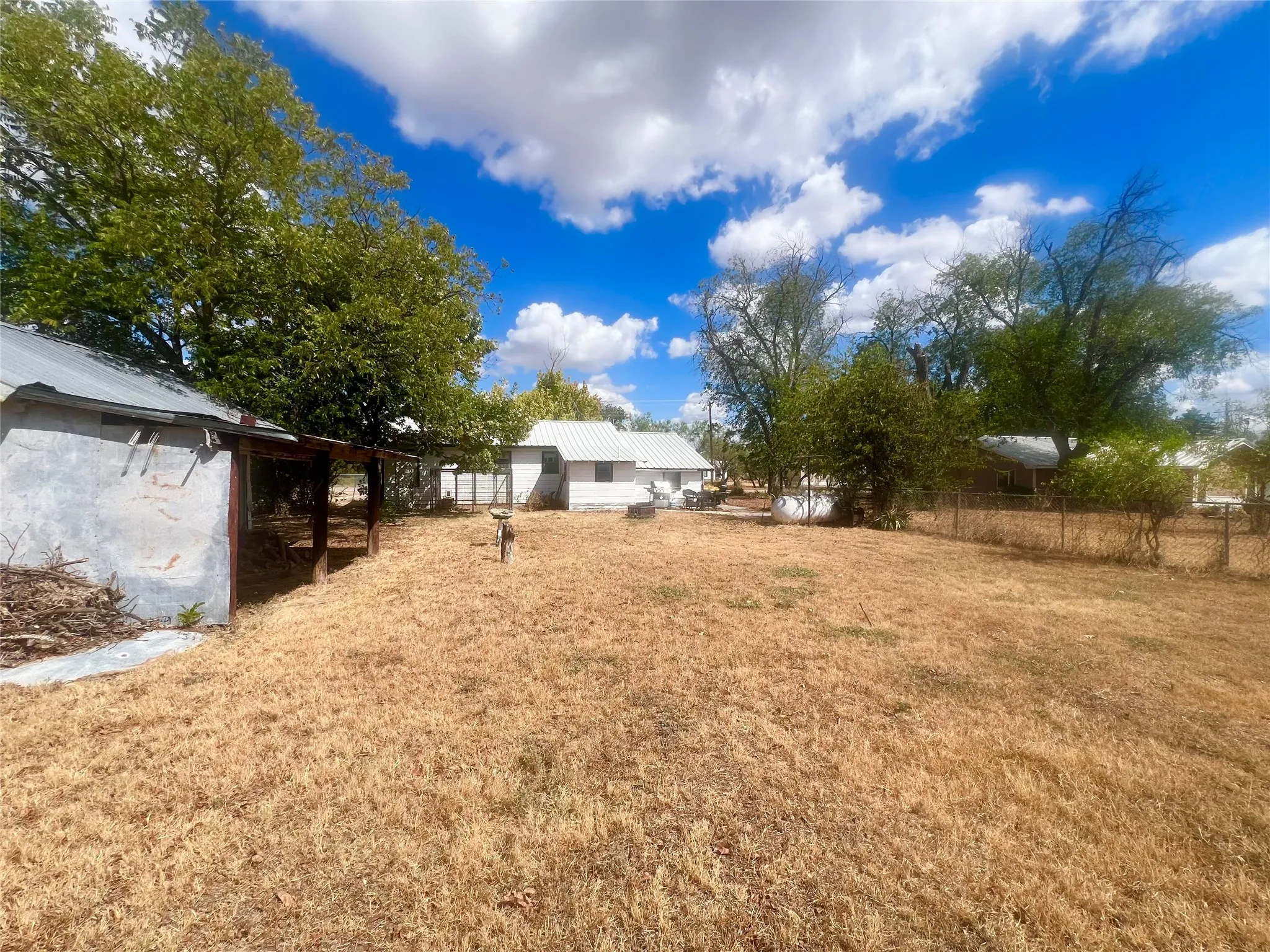 Single Family Residence For Sale in Brown County , 502 N Sixth Street, Bangs, Texas 76823, 3 Bedroom, 2 Bathroom, Garage spaces, 1,230 Sqft, built in 0, mls#21391416, Real Estate Agent in Bangs, Homes For Sale in Brown county, Homes For Sale in Bangs, Realtor in Bangs Texas, Real Estate Brokerage Independent Realty Texas, Luminita Cordes Realtor