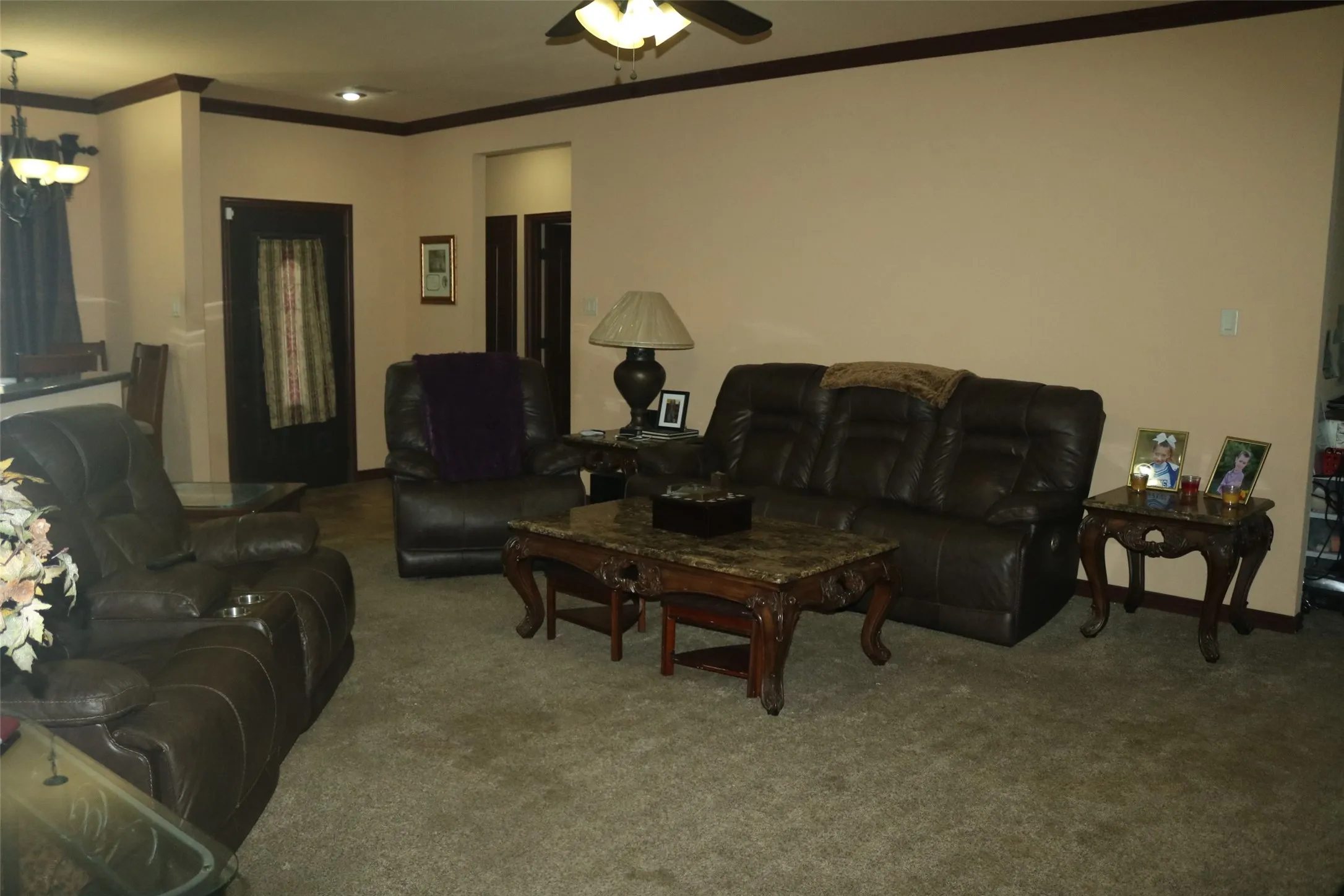Neutral wall color with contrasting dark trim