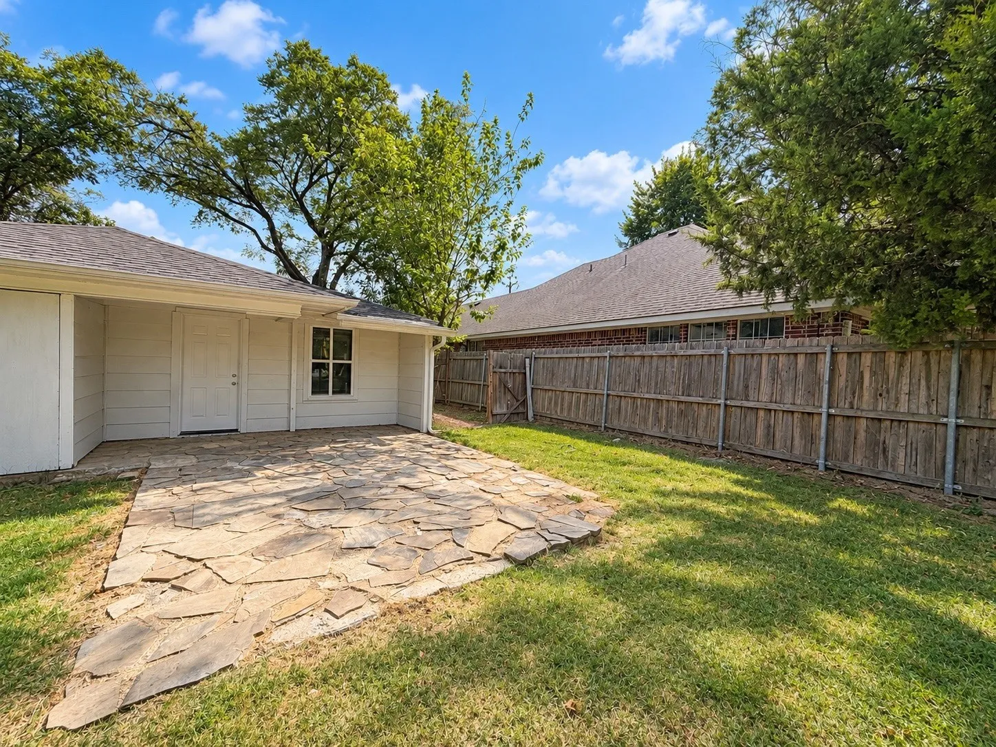 Single Family Residence For Rent in Collin County , 1613 N College Street, Mc Kinney, Texas 75069, 2 Bedroom, 1 Bathroom, Garage spaces, 1,696 Sqft, built in 1980, mls#21391470, Real Estate Agent in Mc Kinney, Homes For Rent in Collin county, Homes For Rent in Mc Kinney, Realtor in Mc Kinney Texas, Real Estate Brokerage Independent Realty Texas, Luminita Cordes Realtor