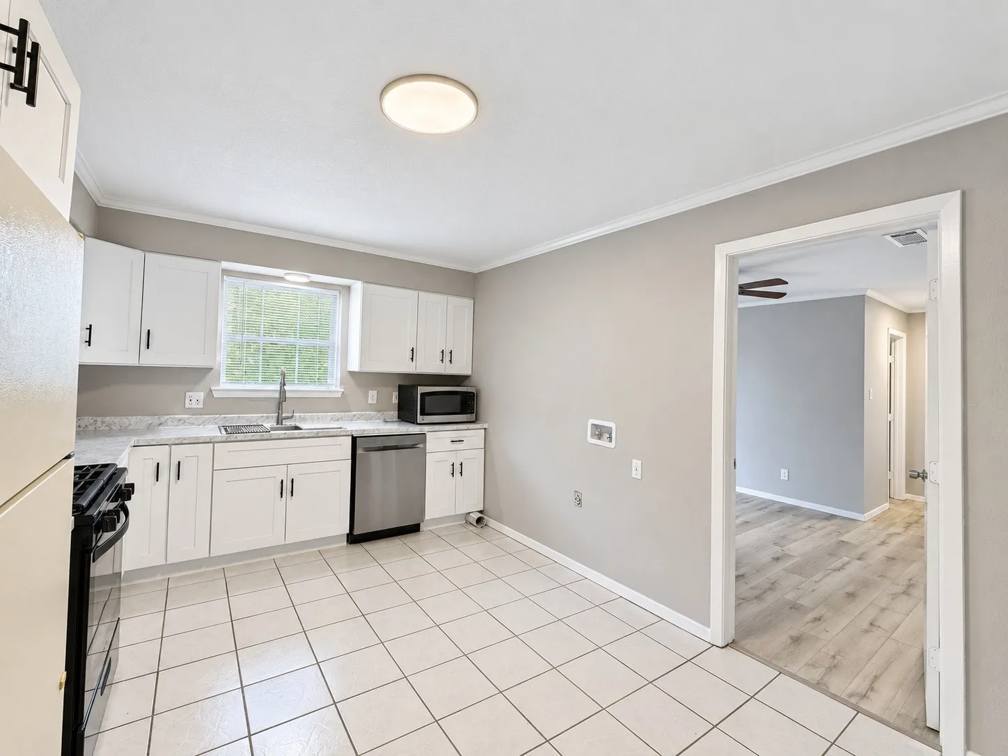 Single Family Residence For Rent in Collin County , 1613 N College Street, Mc Kinney, Texas 75069, 2 Bedroom, 1 Bathroom, Garage spaces, 1,696 Sqft, built in 1980, mls#21391470, Real Estate Agent in Mc Kinney, Homes For Rent in Collin county, Homes For Rent in Mc Kinney, Realtor in Mc Kinney Texas, Real Estate Brokerage Independent Realty Texas, Luminita Cordes Realtor