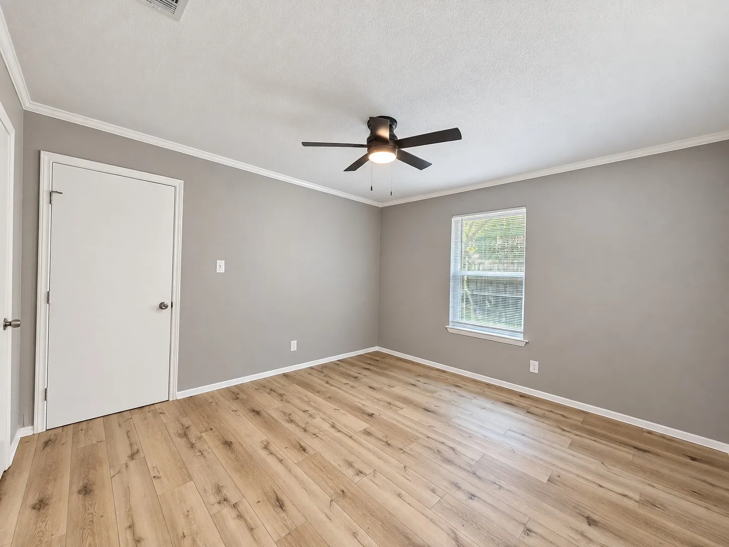 Single Family Residence For Rent in Collin County , 1613 N College Street, Mc Kinney, Texas 75069, 2 Bedroom, 1 Bathroom, Garage spaces, 1,696 Sqft, built in 1980, mls#21391470, Real Estate Agent in Mc Kinney, Homes For Rent in Collin county, Homes For Rent in Mc Kinney, Realtor in Mc Kinney Texas, Real Estate Brokerage Independent Realty Texas, Luminita Cordes Realtor