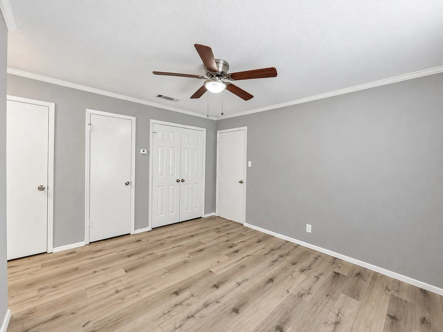 Single Family Residence For Rent in Collin County , 1613 N College Street, Mc Kinney, Texas 75069, 2 Bedroom, 1 Bathroom, Garage spaces, 1,696 Sqft, built in 1980, mls#21391470, Real Estate Agent in Mc Kinney, Homes For Rent in Collin county, Homes For Rent in Mc Kinney, Realtor in Mc Kinney Texas, Real Estate Brokerage Independent Realty Texas, Luminita Cordes Realtor