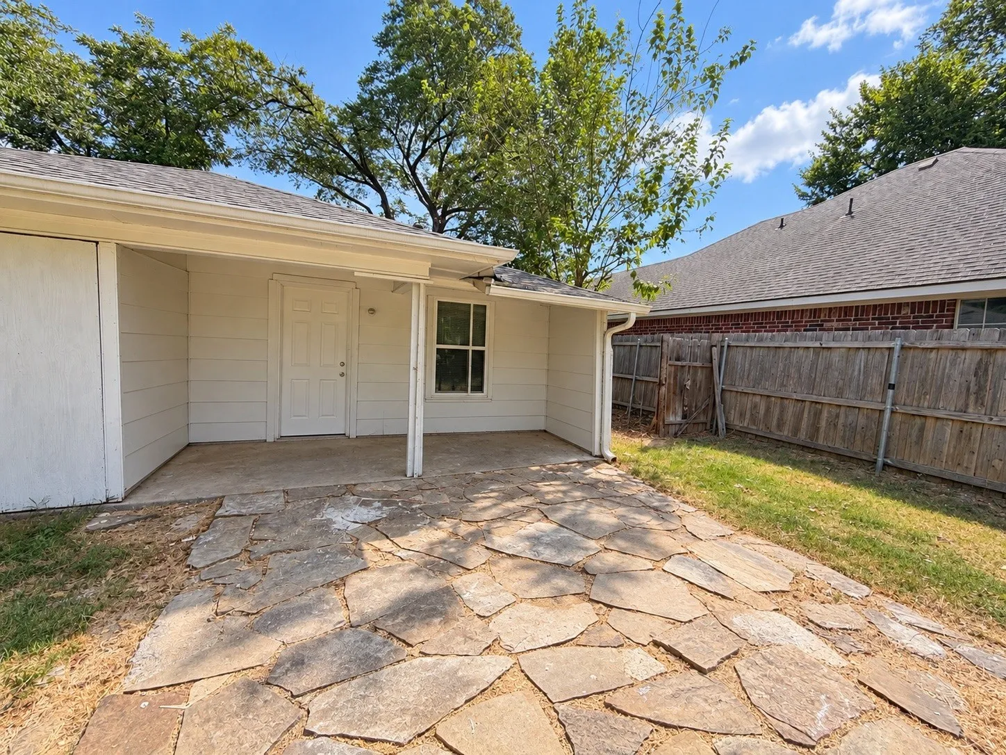 Single Family Residence For Rent in Collin County , 1613 N College Street, Mc Kinney, Texas 75069, 2 Bedroom, 1 Bathroom, Garage spaces, 1,696 Sqft, built in 1980, mls#21391470, Real Estate Agent in Mc Kinney, Homes For Rent in Collin county, Homes For Rent in Mc Kinney, Realtor in Mc Kinney Texas, Real Estate Brokerage Independent Realty Texas, Luminita Cordes Realtor