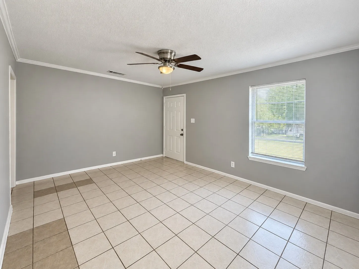 Single Family Residence For Rent in Collin County , 1613 N College Street, Mc Kinney, Texas 75069, 2 Bedroom, 1 Bathroom, Garage spaces, 1,696 Sqft, built in 1980, mls#21391470, Real Estate Agent in Mc Kinney, Homes For Rent in Collin county, Homes For Rent in Mc Kinney, Realtor in Mc Kinney Texas, Real Estate Brokerage Independent Realty Texas, Luminita Cordes Realtor
