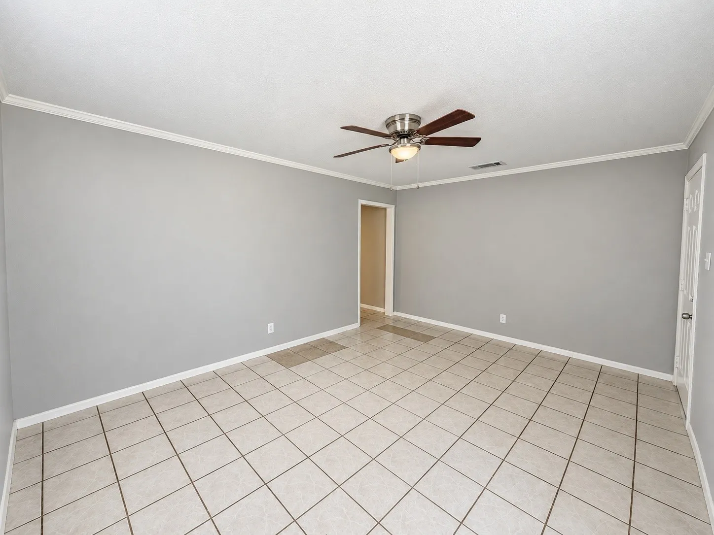 Single Family Residence For Rent in Collin County , 1613 N College Street, Mc Kinney, Texas 75069, 2 Bedroom, 1 Bathroom, Garage spaces, 1,696 Sqft, built in 1980, mls#21391470, Real Estate Agent in Mc Kinney, Homes For Rent in Collin county, Homes For Rent in Mc Kinney, Realtor in Mc Kinney Texas, Real Estate Brokerage Independent Realty Texas, Luminita Cordes Realtor