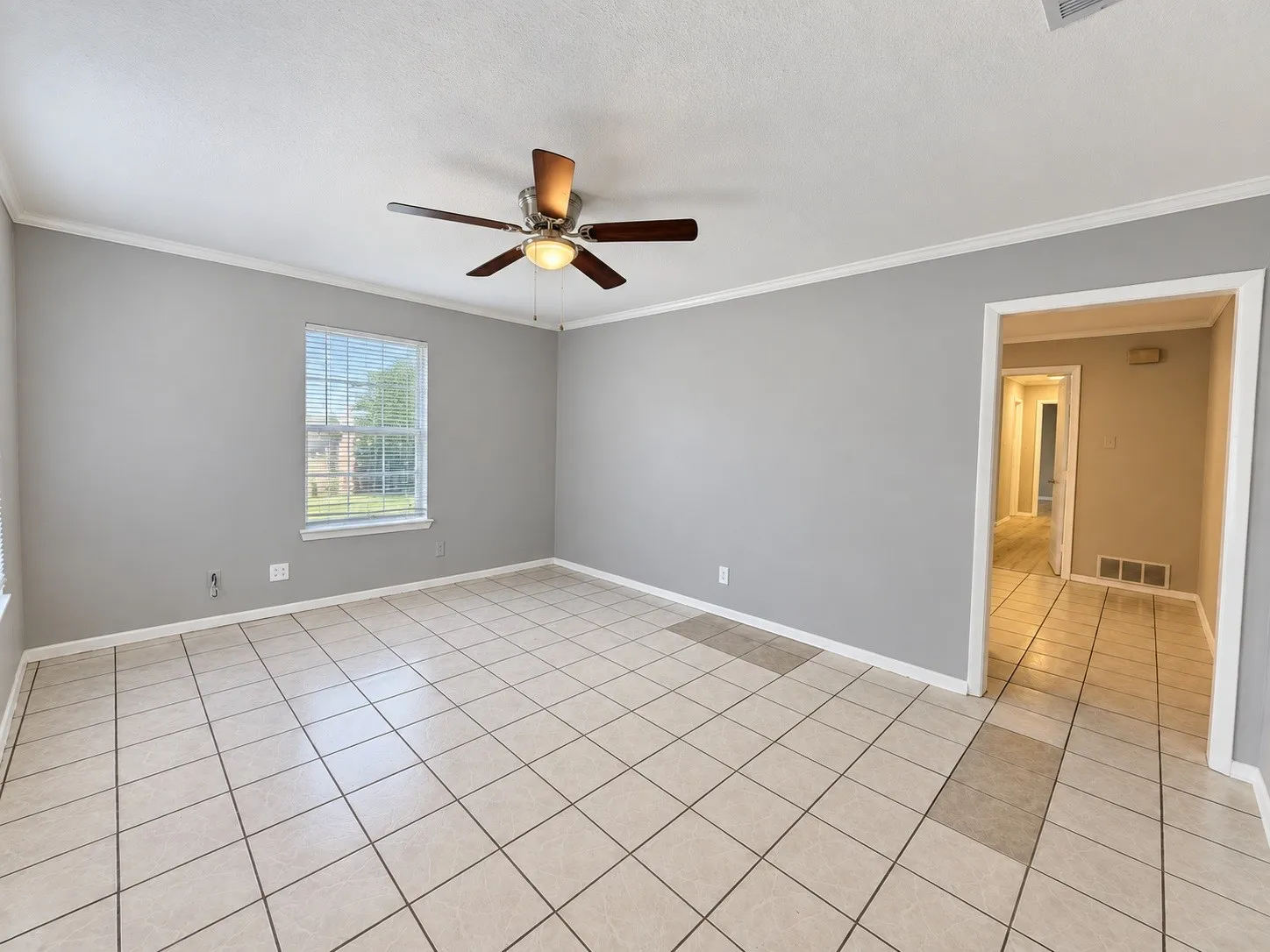 Single Family Residence For Rent in Collin County , 1613 N College Street, Mc Kinney, Texas 75069, 2 Bedroom, 1 Bathroom, Garage spaces, 1,696 Sqft, built in 1980, mls#21391470, Real Estate Agent in Mc Kinney, Homes For Rent in Collin county, Homes For Rent in Mc Kinney, Realtor in Mc Kinney Texas, Real Estate Brokerage Independent Realty Texas, Luminita Cordes Realtor
