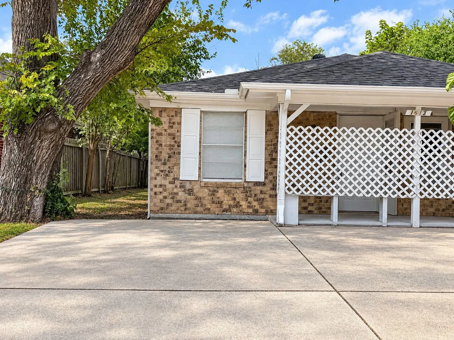 Single Family Residence For Rent in Collin County , 1613 N College Street, Mc Kinney, Texas 75069, 2 Bedroom, 1 Bathroom, Garage spaces, 1,696 Sqft, built in 1980, mls#21391470, Real Estate Agent in Mc Kinney, Homes For Rent in Collin county, Homes For Rent in Mc Kinney, Realtor in Mc Kinney Texas, Real Estate Brokerage Independent Realty Texas, Luminita Cordes Realtor