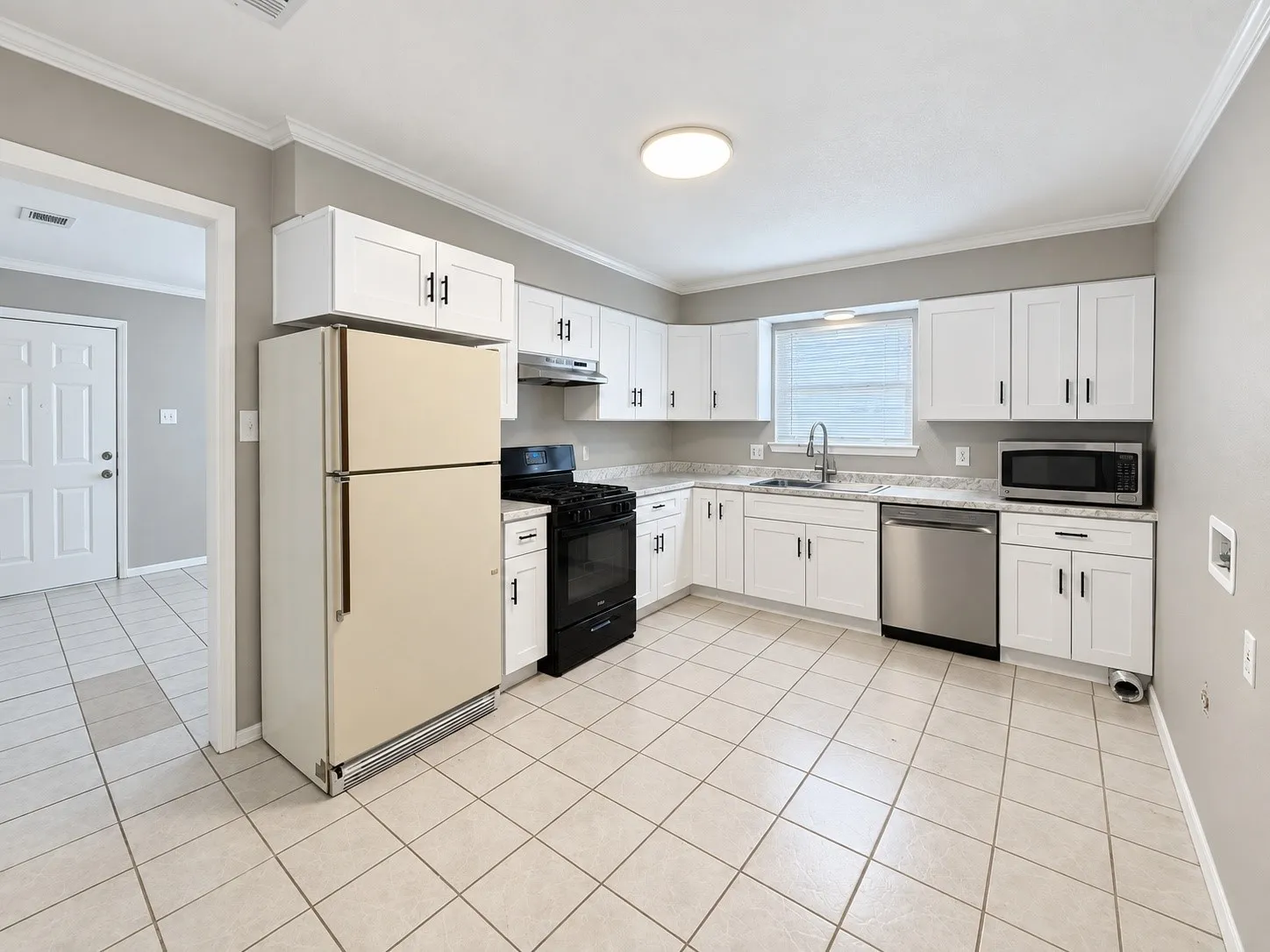 Single Family Residence For Rent in Collin County , 1613 N College Street, Mc Kinney, Texas 75069, 2 Bedroom, 1 Bathroom, Garage spaces, 1,696 Sqft, built in 1980, mls#21391470, Real Estate Agent in Mc Kinney, Homes For Rent in Collin county, Homes For Rent in Mc Kinney, Realtor in Mc Kinney Texas, Real Estate Brokerage Independent Realty Texas, Luminita Cordes Realtor
