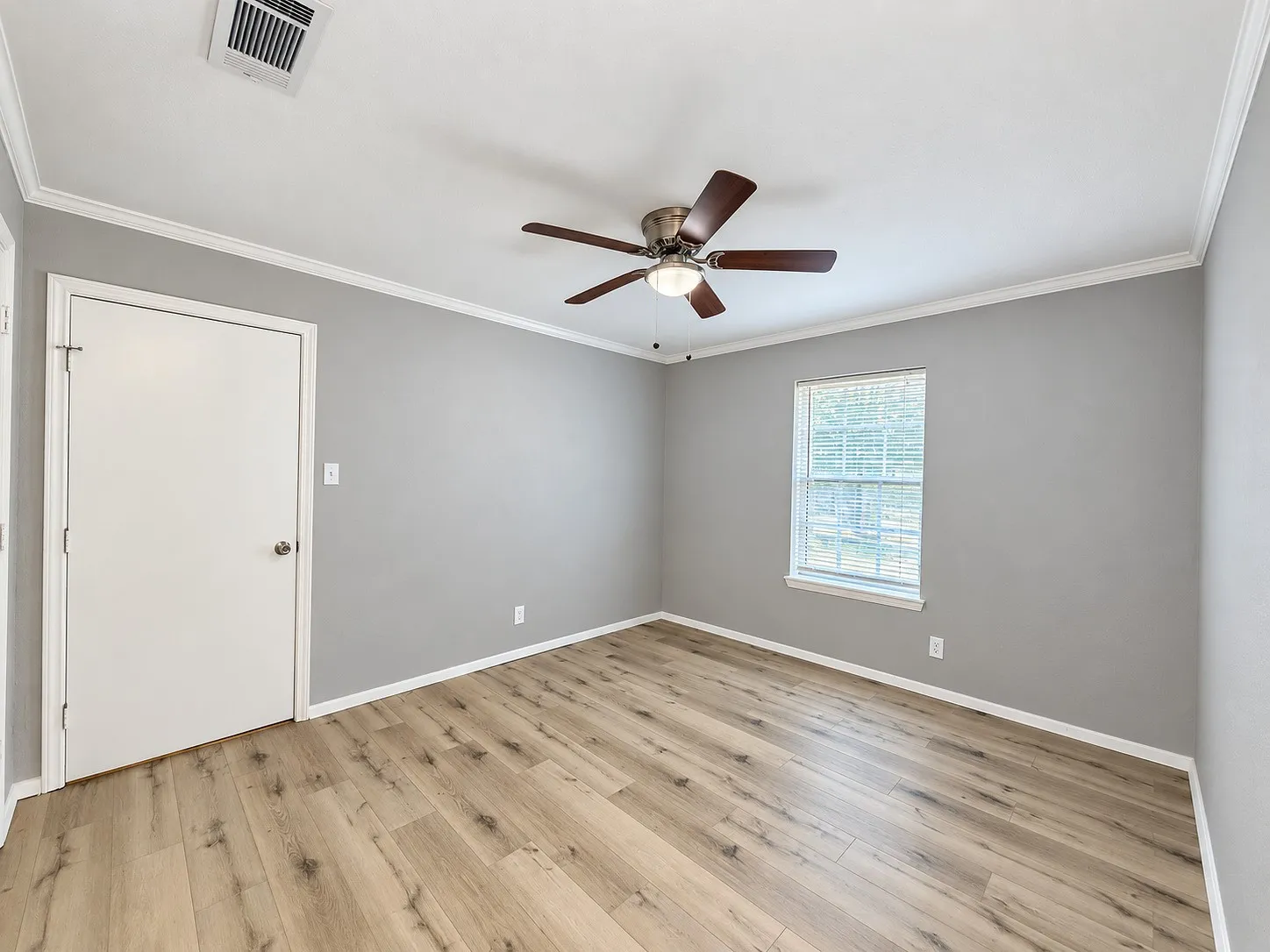 Single Family Residence For Rent in Collin County , 1613 N College Street, Mc Kinney, Texas 75069, 2 Bedroom, 1 Bathroom, Garage spaces, 1,696 Sqft, built in 1980, mls#21391470, Real Estate Agent in Mc Kinney, Homes For Rent in Collin county, Homes For Rent in Mc Kinney, Realtor in Mc Kinney Texas, Real Estate Brokerage Independent Realty Texas, Luminita Cordes Realtor