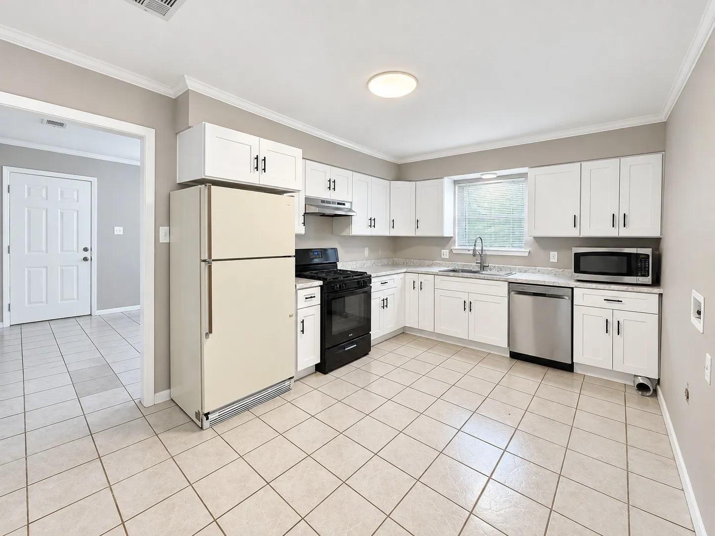 Single Family Residence For Rent in Collin County , 1613 N College Street, Mc Kinney, Texas 75069, 2 Bedroom, 1 Bathroom, Garage spaces, 1,696 Sqft, built in 1980, mls#21391470, Real Estate Agent in Mc Kinney, Homes For Rent in Collin county, Homes For Rent in Mc Kinney, Realtor in Mc Kinney Texas, Real Estate Brokerage Independent Realty Texas, Luminita Cordes Realtor