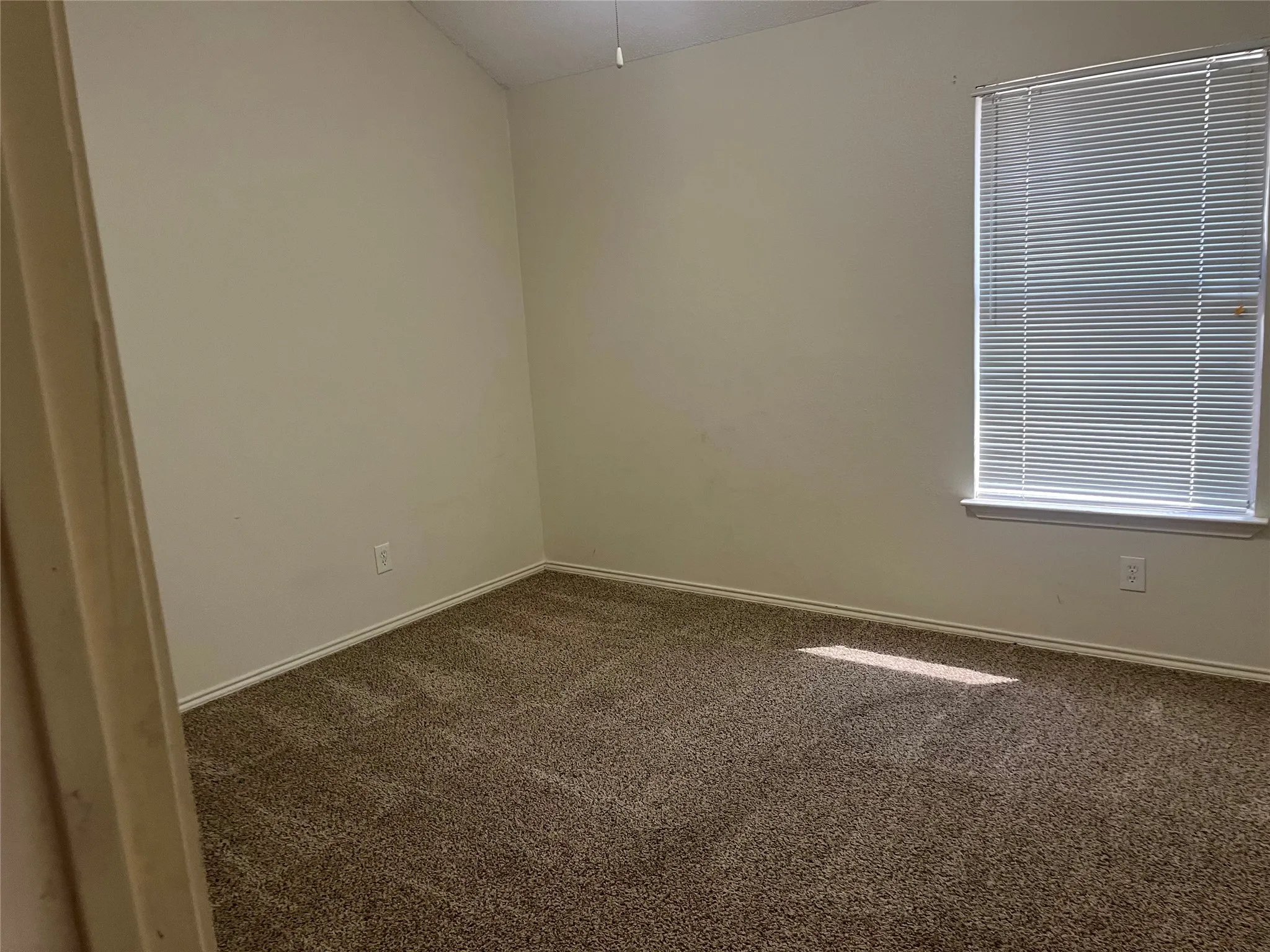 Townhouse For Sale in Tarrant County , 803 Bluebonnet Drive C, Keller, Texas 76248, 2 Bedroom, 2 Bathroom, 2 Garage spaces, 970 Sqft, built in 1984, mls#21391475, Real Estate Agent in Keller, Homes For Sale in Tarrant county, Homes For Sale in Keller, Realtor in Keller Texas, Real Estate Brokerage Independent Realty Texas, Luminita Cordes Realtor