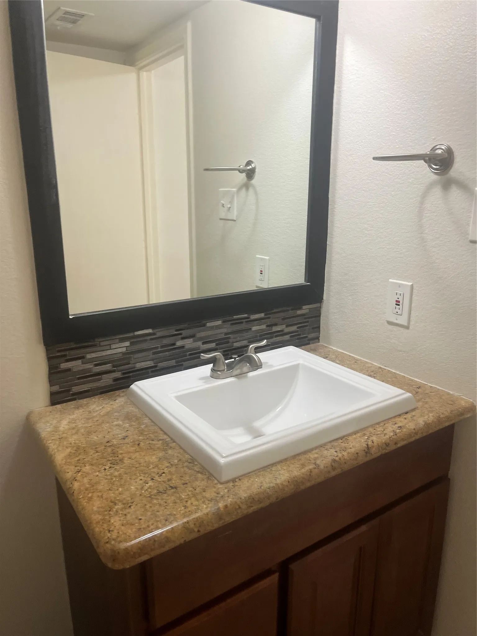 Townhouse For Sale in Tarrant County , 803 Bluebonnet Drive C, Keller, Texas 76248, 2 Bedroom, 2 Bathroom, 2 Garage spaces, 970 Sqft, built in 1984, mls#21391475, Real Estate Agent in Keller, Homes For Sale in Tarrant county, Homes For Sale in Keller, Realtor in Keller Texas, Real Estate Brokerage Independent Realty Texas, Luminita Cordes Realtor