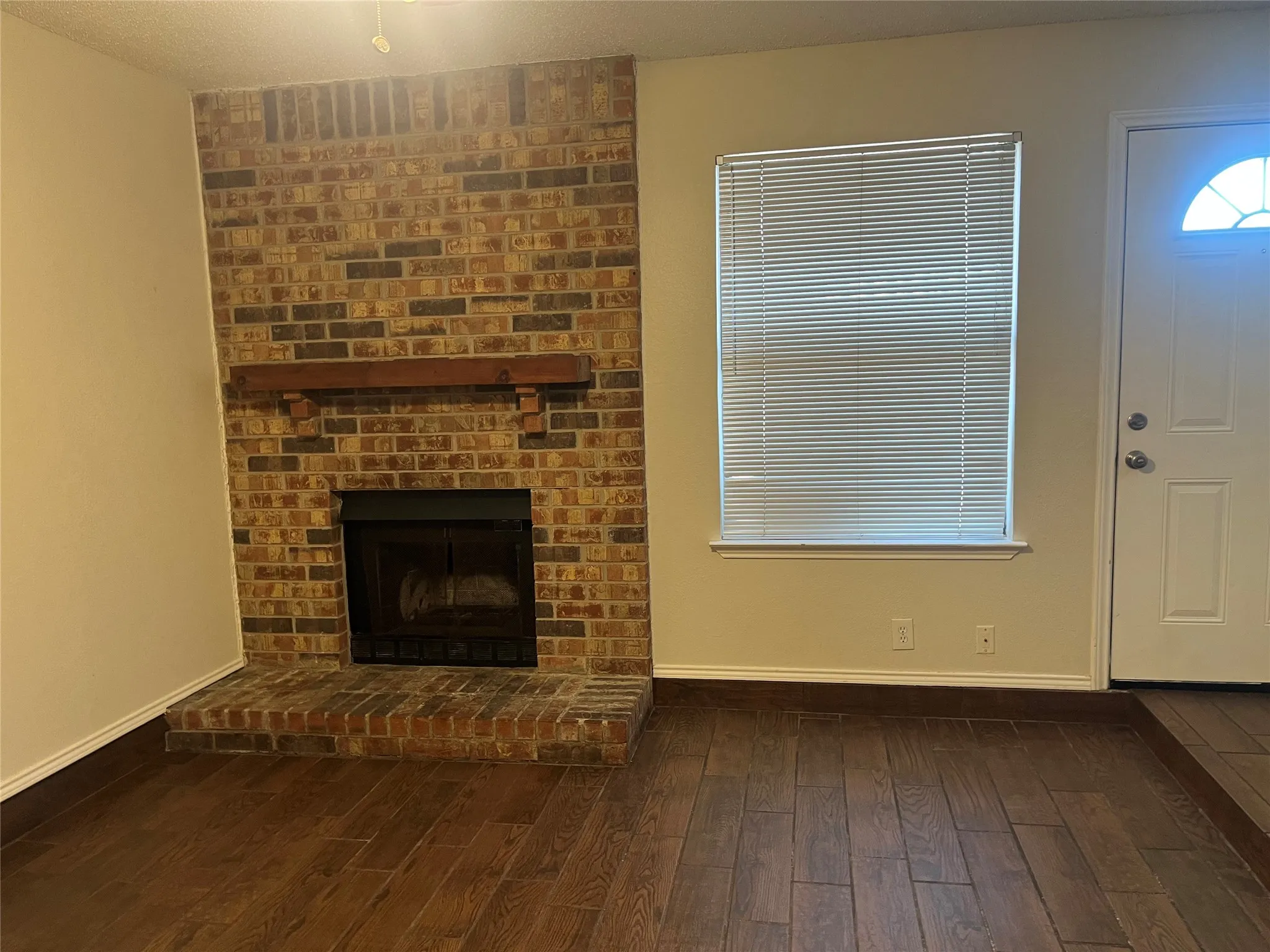 Townhouse For Sale in Tarrant County , 803 Bluebonnet Drive C, Keller, Texas 76248, 2 Bedroom, 2 Bathroom, 2 Garage spaces, 970 Sqft, built in 1984, mls#21391475, Real Estate Agent in Keller, Homes For Sale in Tarrant county, Homes For Sale in Keller, Realtor in Keller Texas, Real Estate Brokerage Independent Realty Texas, Luminita Cordes Realtor