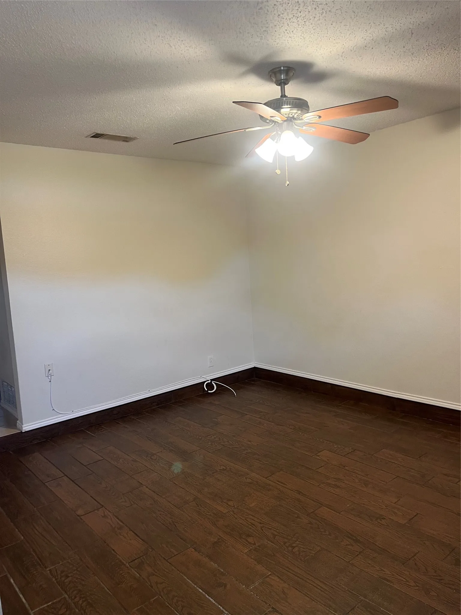 Townhouse For Sale in Tarrant County , 803 Bluebonnet Drive C, Keller, Texas 76248, 2 Bedroom, 2 Bathroom, 2 Garage spaces, 970 Sqft, built in 1984, mls#21391475, Real Estate Agent in Keller, Homes For Sale in Tarrant county, Homes For Sale in Keller, Realtor in Keller Texas, Real Estate Brokerage Independent Realty Texas, Luminita Cordes Realtor