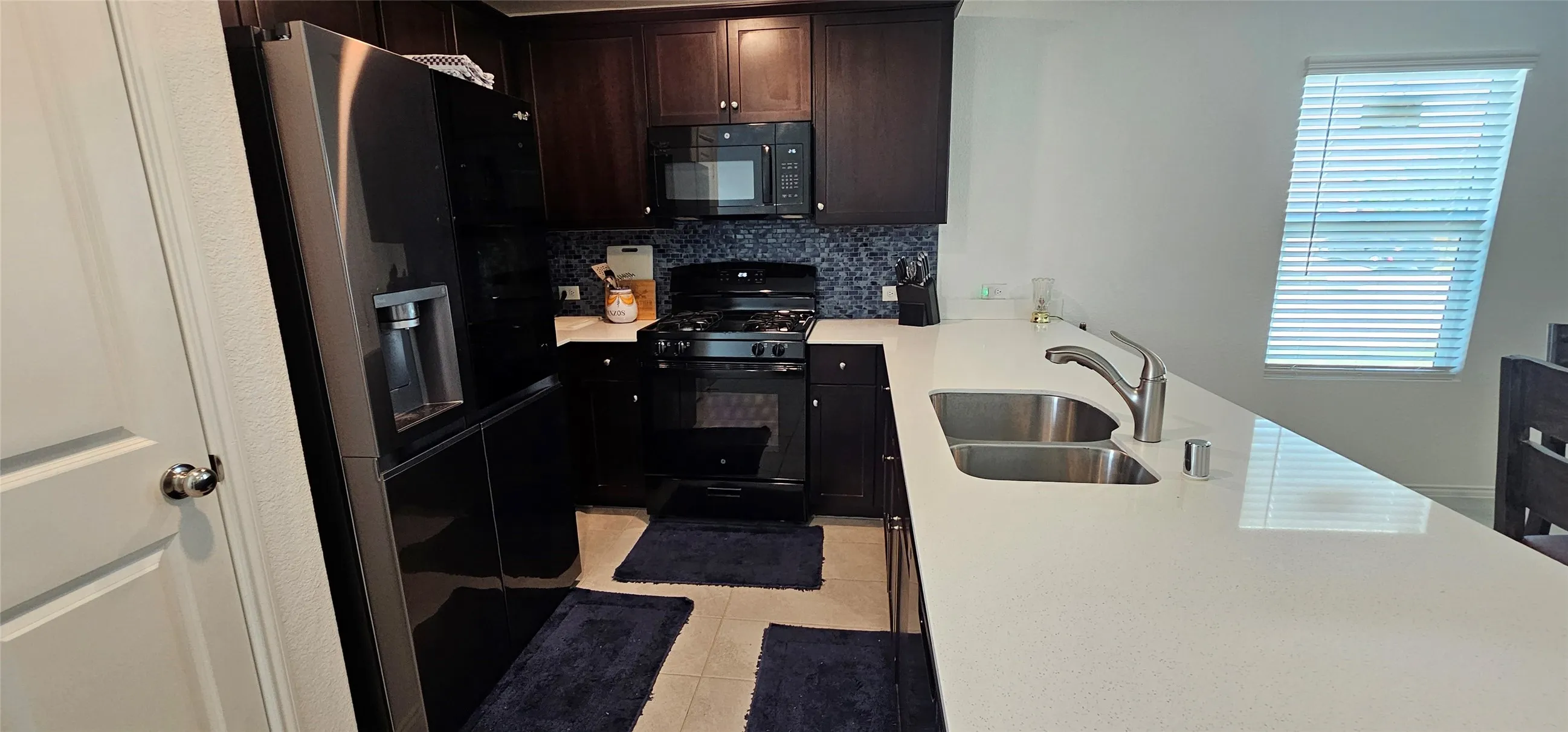 Single Family Residence For Sale in Collin County , 7521 Larson Lane, Mc Kinney, Texas 75071, 3 Bedroom, 3 Bathroom, 2 Garage spaces, 1,407 Sqft, built in 2023, mls#21391479, Real Estate Agent in Mc Kinney, Homes For Sale in Collin county, Homes For Sale in Mc Kinney, Realtor in Mc Kinney Texas, Real Estate Brokerage Independent Realty Texas, Luminita Cordes Realtor