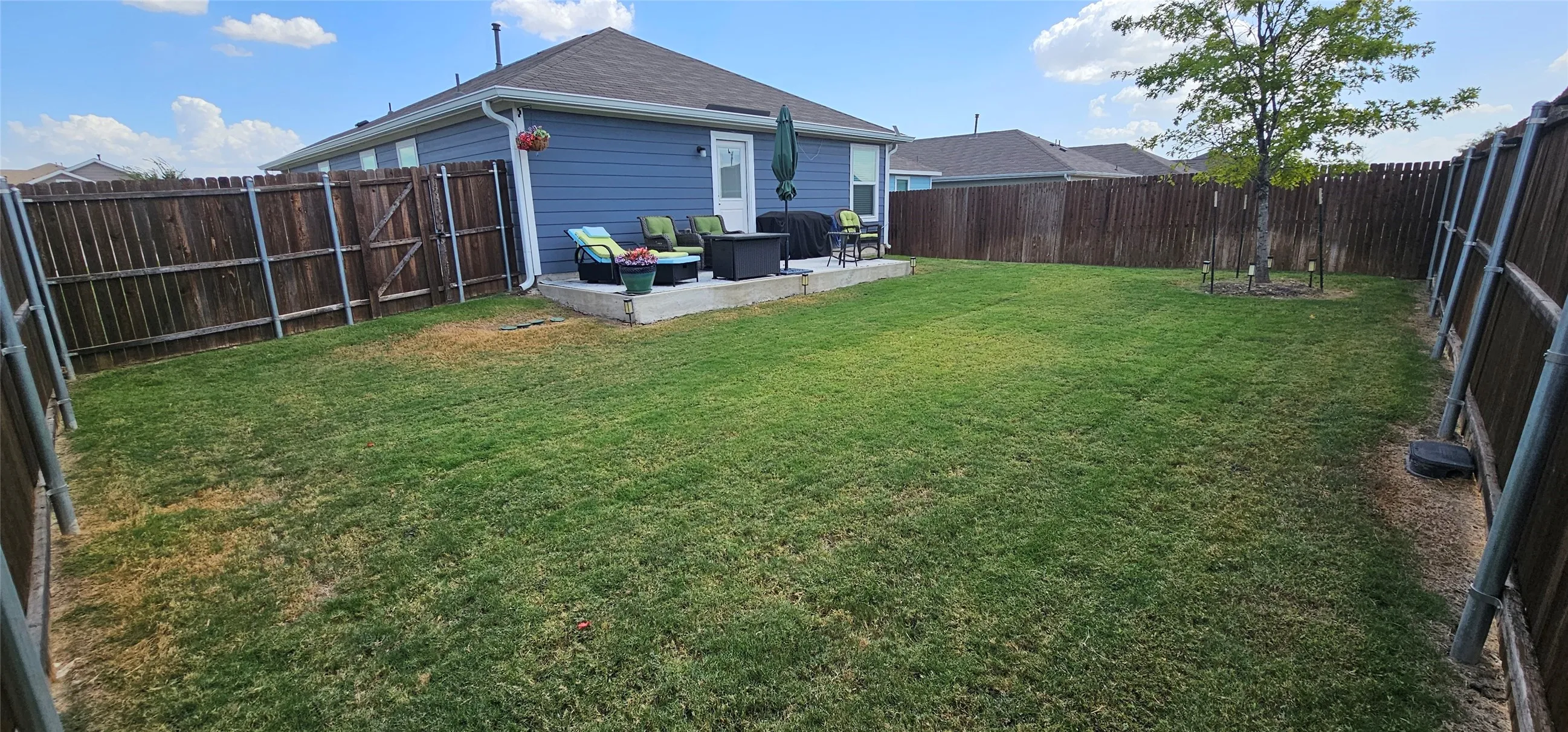 Single Family Residence For Sale in Collin County , 7521 Larson Lane, Mc Kinney, Texas 75071, 3 Bedroom, 3 Bathroom, 2 Garage spaces, 1,407 Sqft, built in 2023, mls#21391479, Real Estate Agent in Mc Kinney, Homes For Sale in Collin county, Homes For Sale in Mc Kinney, Realtor in Mc Kinney Texas, Real Estate Brokerage Independent Realty Texas, Luminita Cordes Realtor