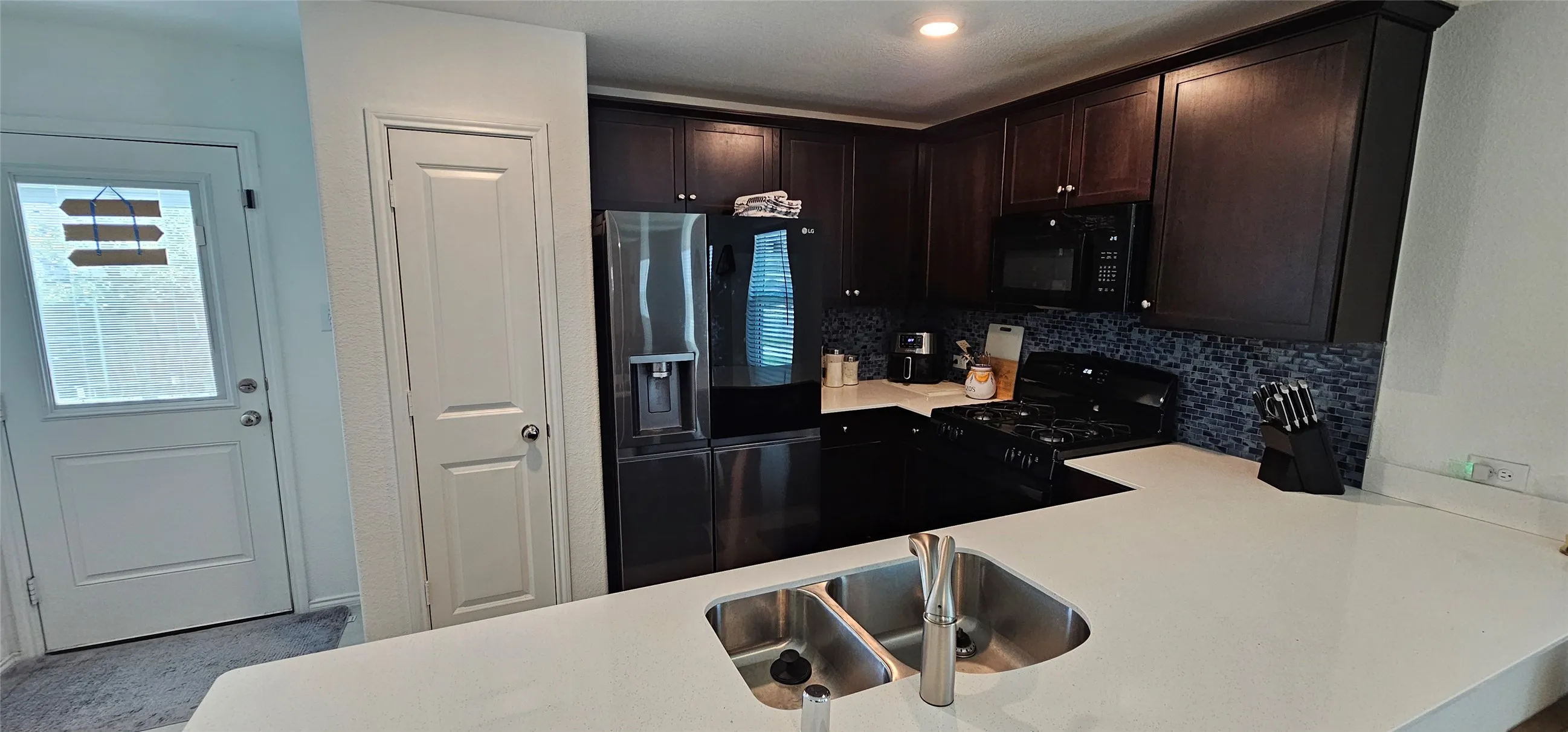 Single Family Residence For Sale in Collin County , 7521 Larson Lane, Mc Kinney, Texas 75071, 3 Bedroom, 3 Bathroom, 2 Garage spaces, 1,407 Sqft, built in 2023, mls#21391479, Real Estate Agent in Mc Kinney, Homes For Sale in Collin county, Homes For Sale in Mc Kinney, Realtor in Mc Kinney Texas, Real Estate Brokerage Independent Realty Texas, Luminita Cordes Realtor