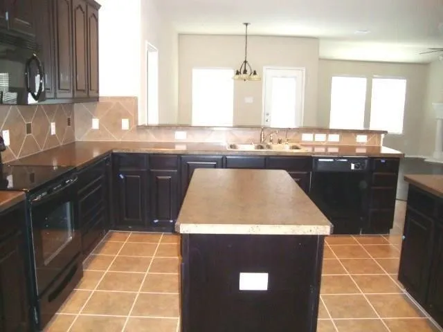 Single Family Residence For Rent in Collin County , 1008 Evers Drive, Mc Kinney, Texas 75071, 3 Bedroom, 2 Bathroom, 2 Garage spaces, 1,873 Sqft, built in 2011, mls#21386455, Real Estate Agent in Mc Kinney, Homes For Rent in Collin county, Homes For Rent in Mc Kinney, Realtor in Mc Kinney Texas, Real Estate Brokerage Independent Realty Texas, Luminita Cordes Realtor