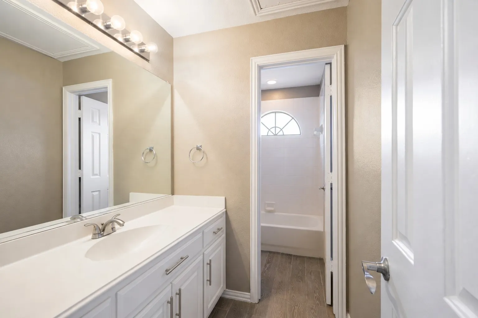 Single Family Residence For Sale in Collin County , 3912 Kimbrough Lane, Plano, Texas 75025, 4 Bedroom, 4 Bathroom, 2 Garage spaces, 2,812 Sqft, built in 1995, mls#21383936, Real Estate Agent in Plano, Homes For Sale in Collin county, Homes For Sale in Plano, Realtor in Plano Texas, Real Estate Brokerage Independent Realty Texas, Luminita Cordes Realtor